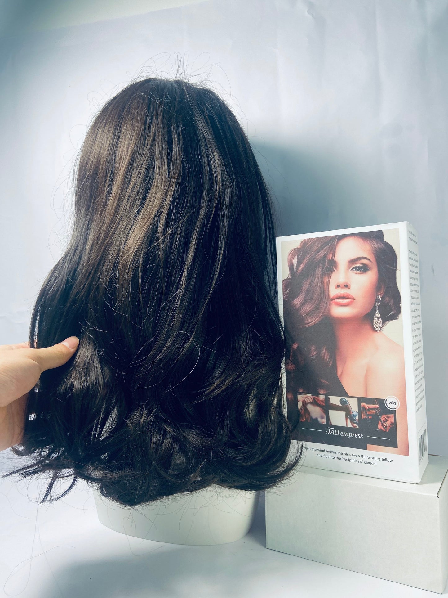 FALLempress Wigs Womens Long Black Wig Long Layered Natural Curly Wigs for White Women Shoulder Length Synthetic Heat Resistant Wig for Daily Party