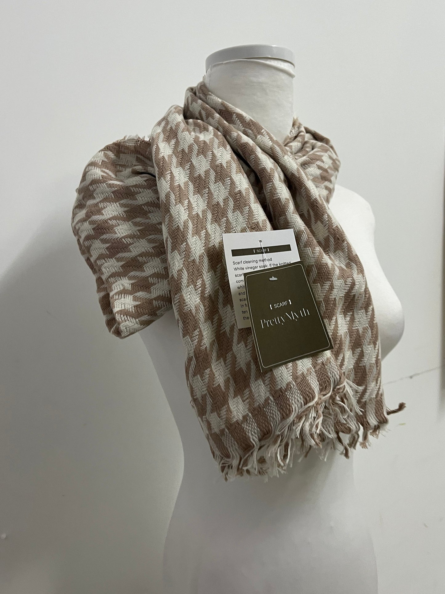 PrettyMyth Scarfs Houndstooth Scarf - The Perfect Blend of Classic and Warmth