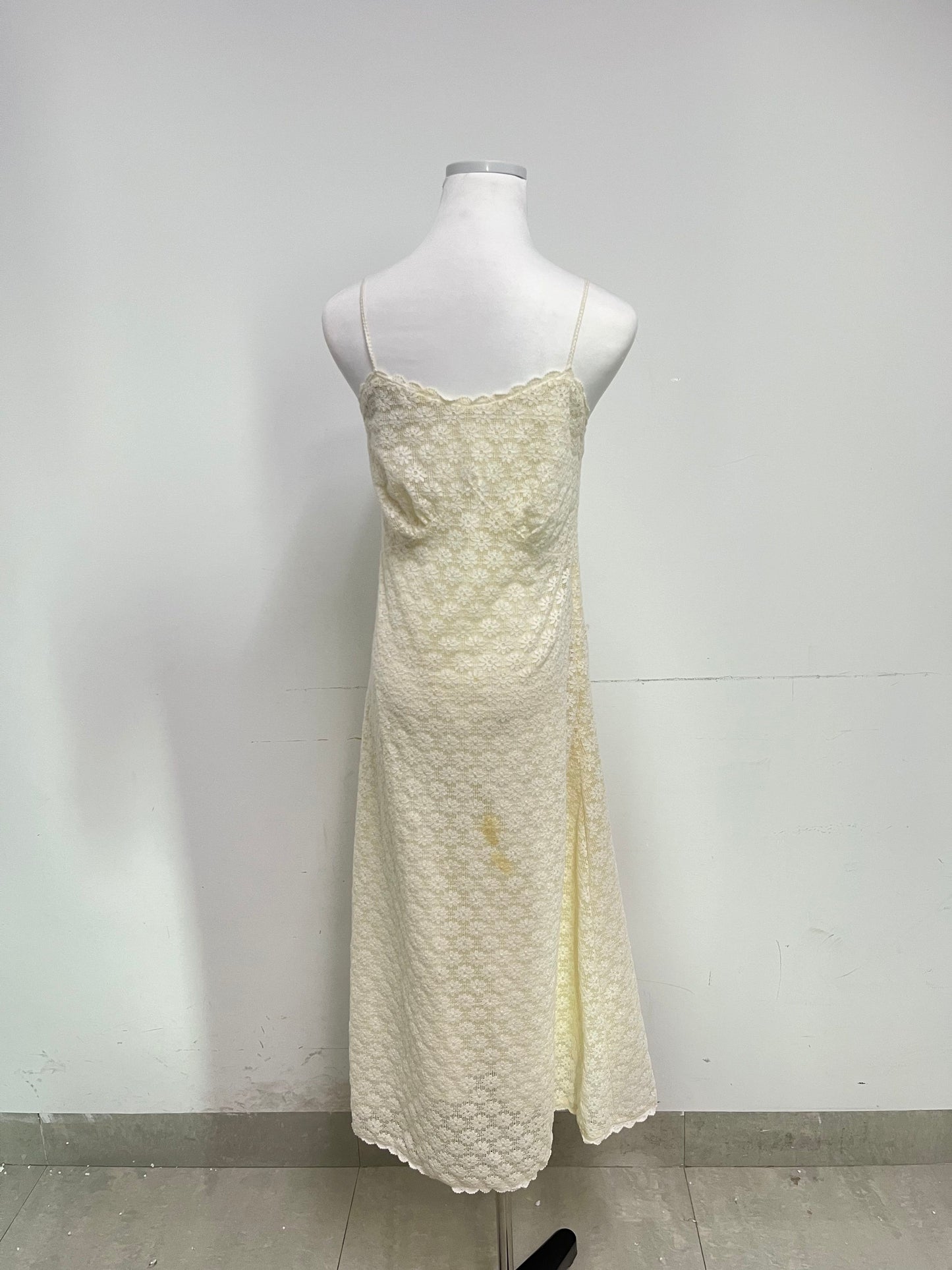 Askbeau Dresses Off - White Lace Suspender Dress - The Epitome of Elegance and Romance