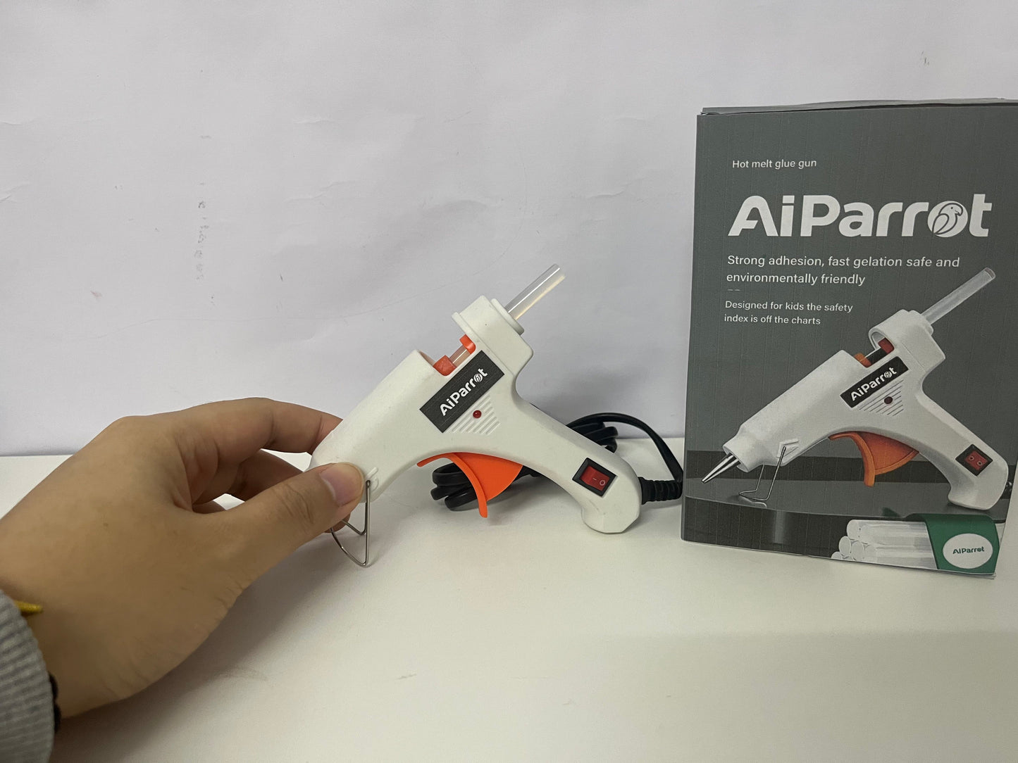 【AiParrot Electric Hot Melt Glue Gun】—— Safe, Fast Adhesion for DIY & Repairs