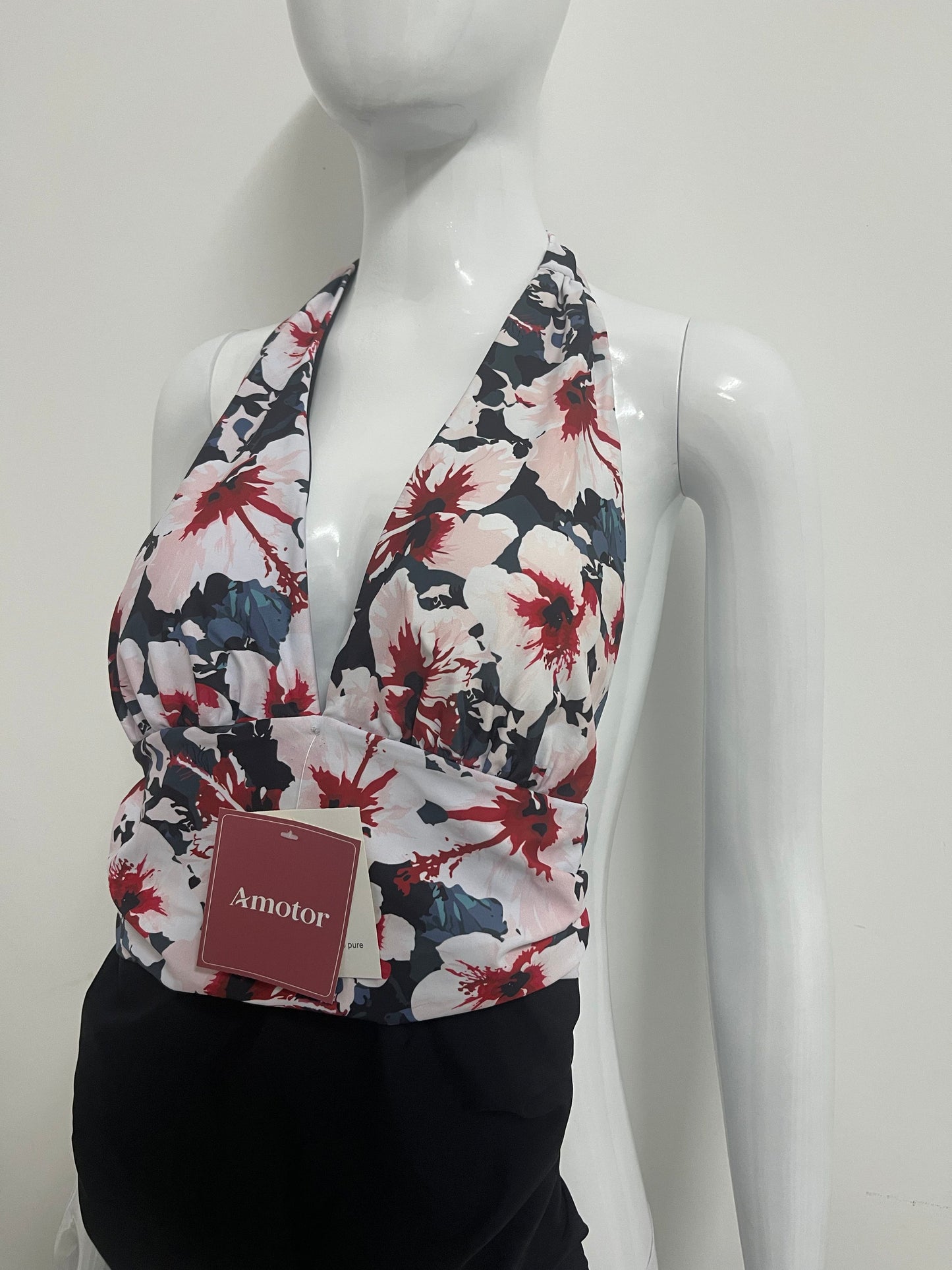 【Amotor Floral Halter One-Piece Swimsuit】—— Chic & Flattering Swimwear for Confident Beach Days
