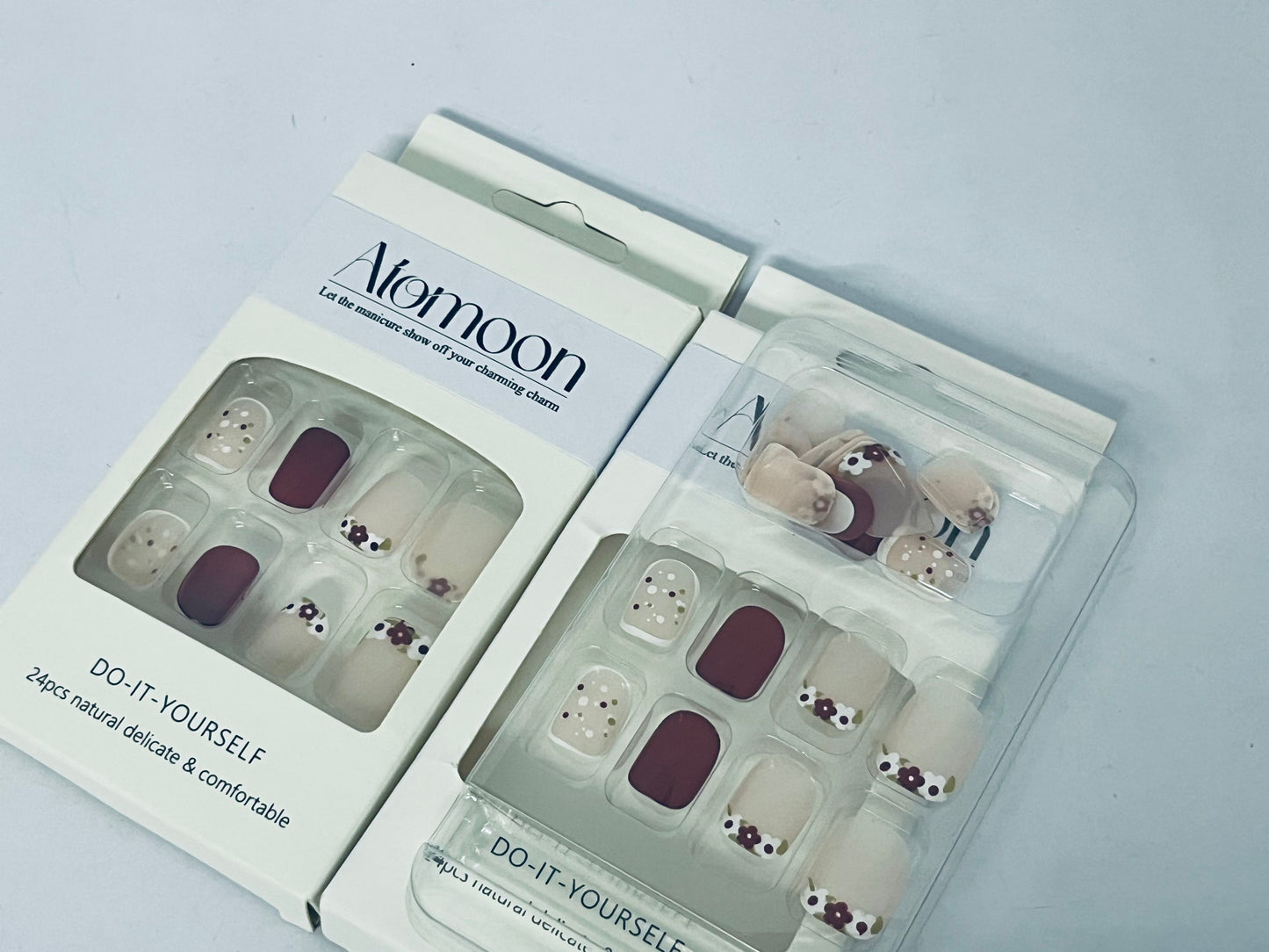 Atomoon 24Pcs Floral Press on Nails, DIY Artificial Nails Set, Natural Delicate & Comfortable Fake Nails for Women (Flower Design)