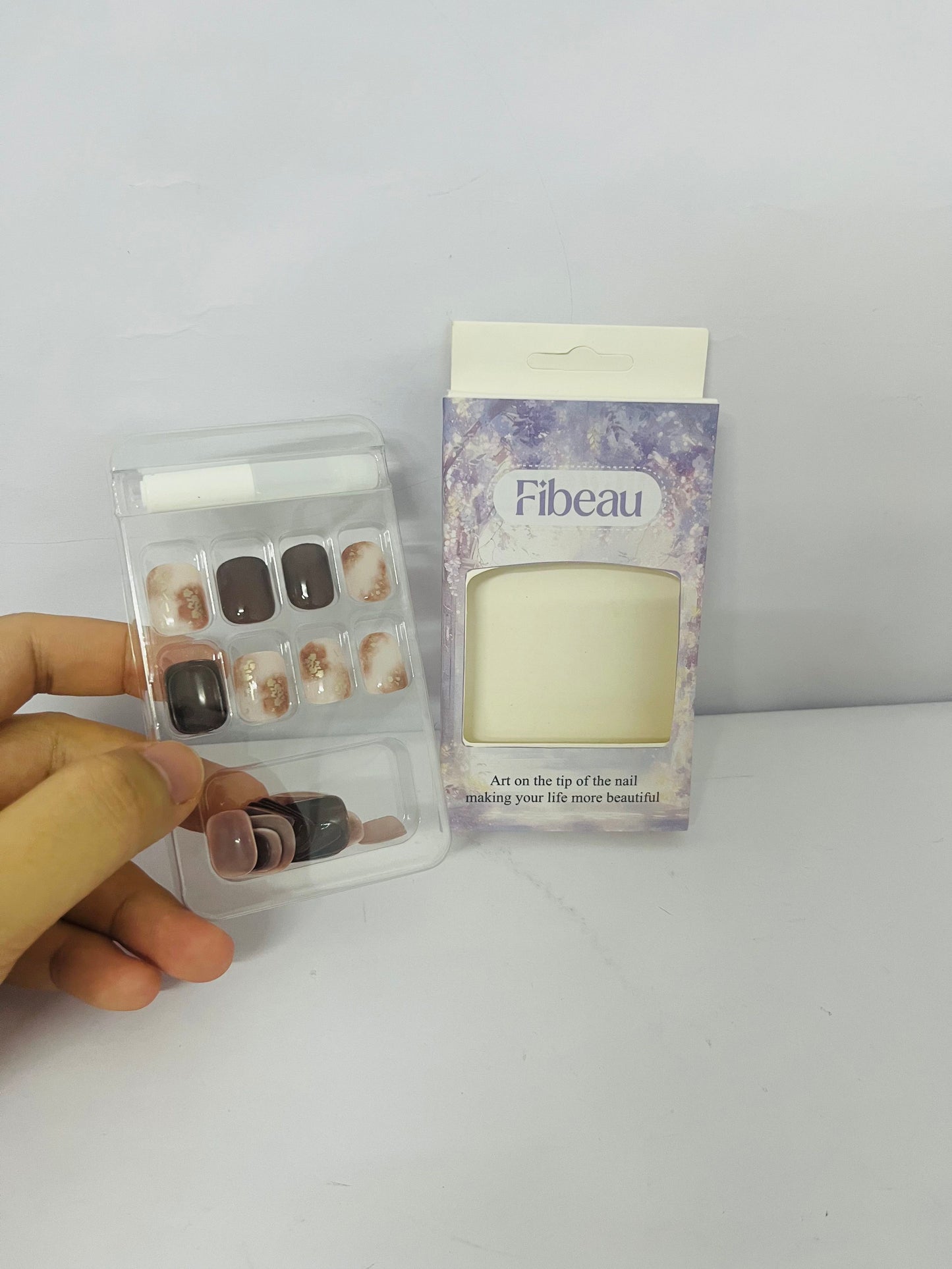Fibeau 24 PCS Christmas Press on Nails Black Short Square - Winter Fake Nails Glue on Nails Press ons Nail Art Tips with White Ombre Clouds Glossy Design Full Cover Acrylic False Nails Stick on Nails