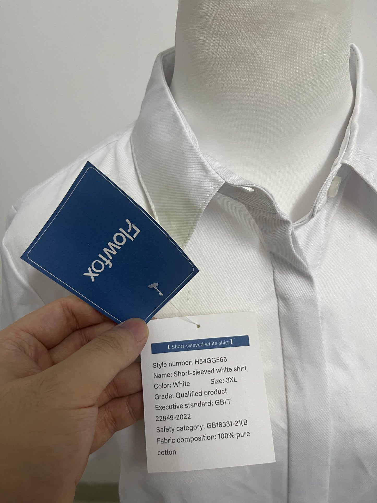 【Flowfox Short-Sleeve White Cotton Shirt】—— Classic & Breathable Daily Essential