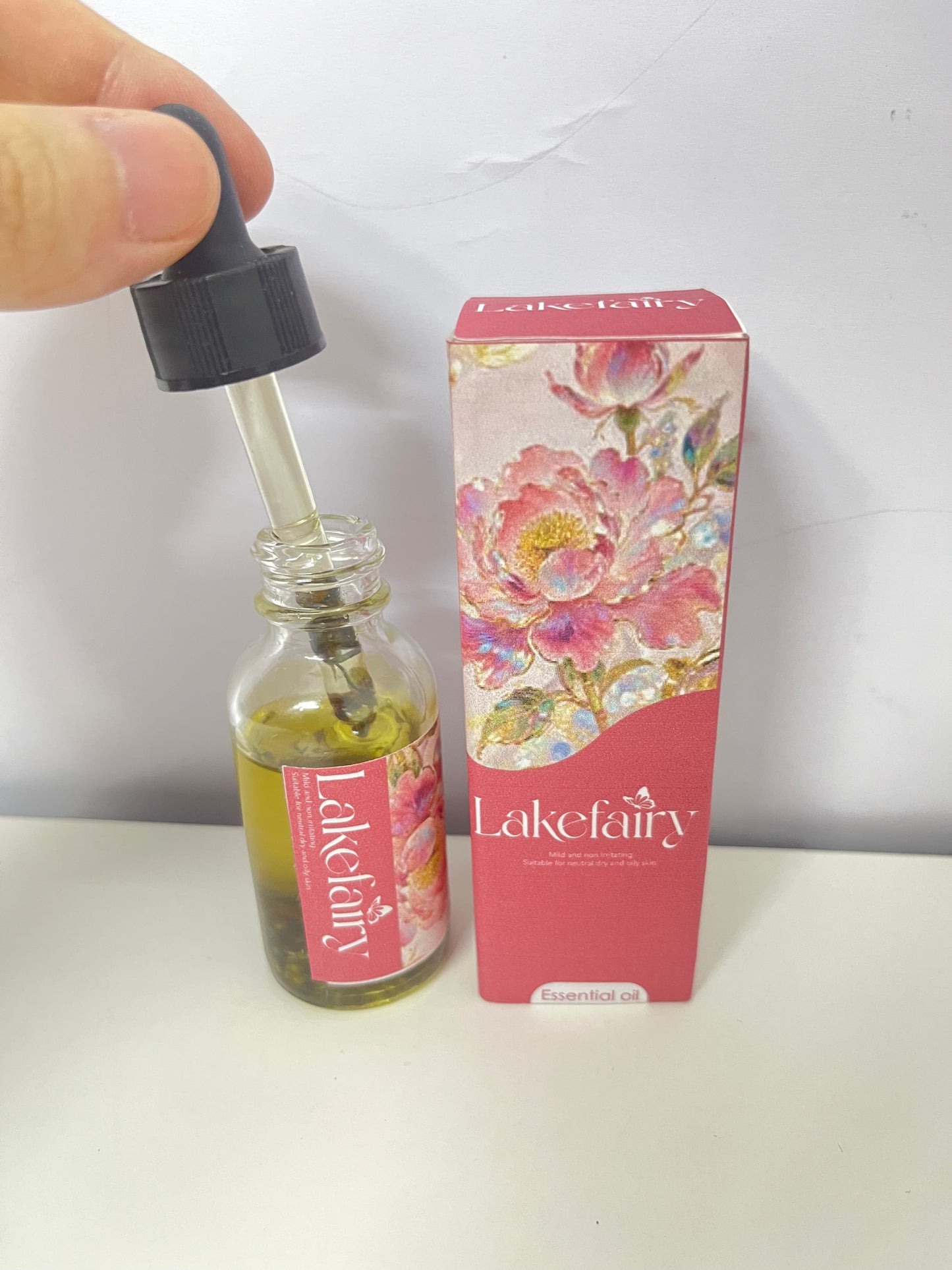 【Lakefairy Floral Essential Oil】—— Gentle Nourishment for Dry & Sensitive Skin