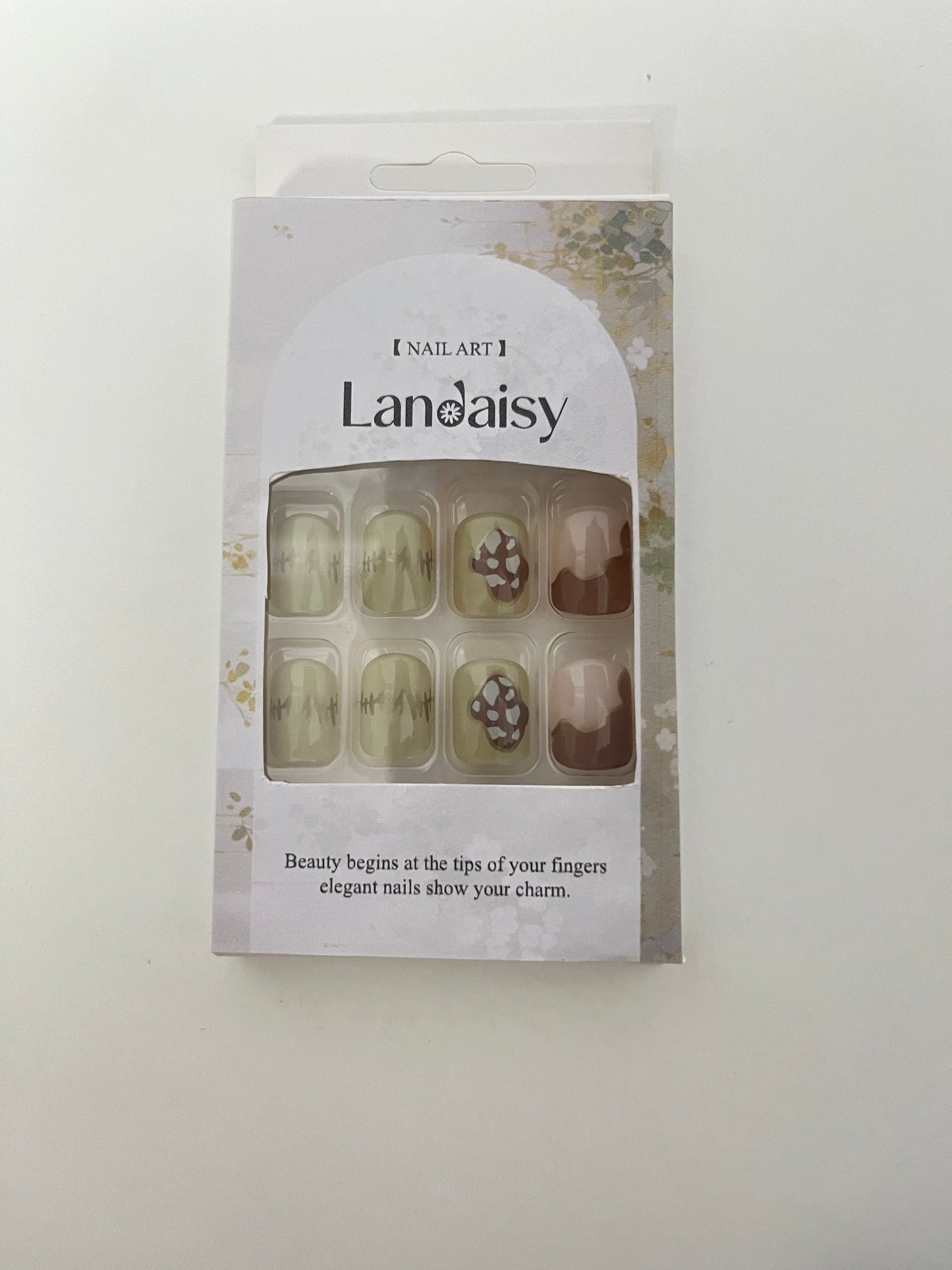 Landaisy False nails Artistic Nail Tips Retro & Elegant Convenient & Exquisite A Quick Creator of Finger Charm