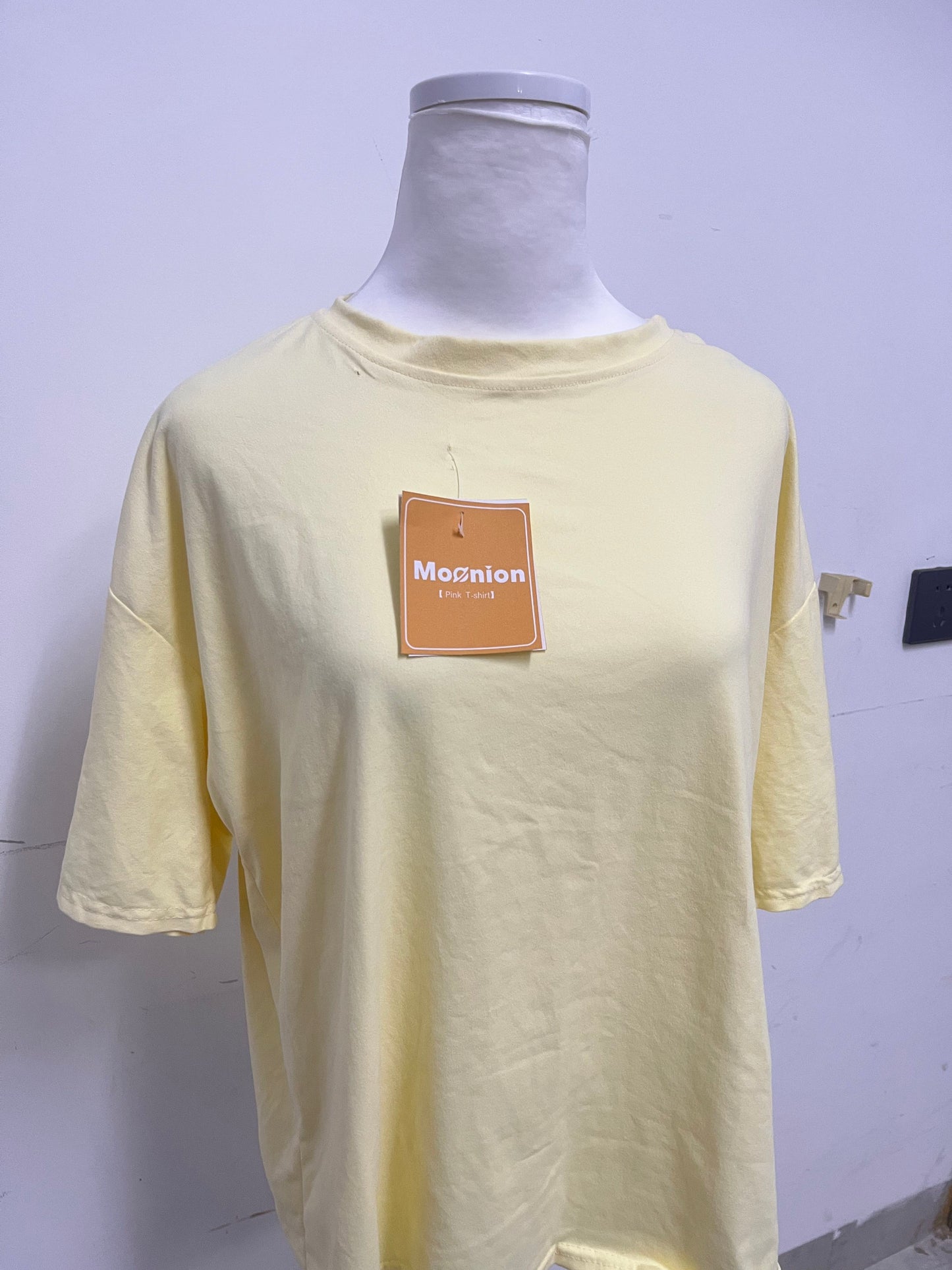 Moonion T-Shirt - 100% Mulberry Silk Yellow for Effortless Luxury