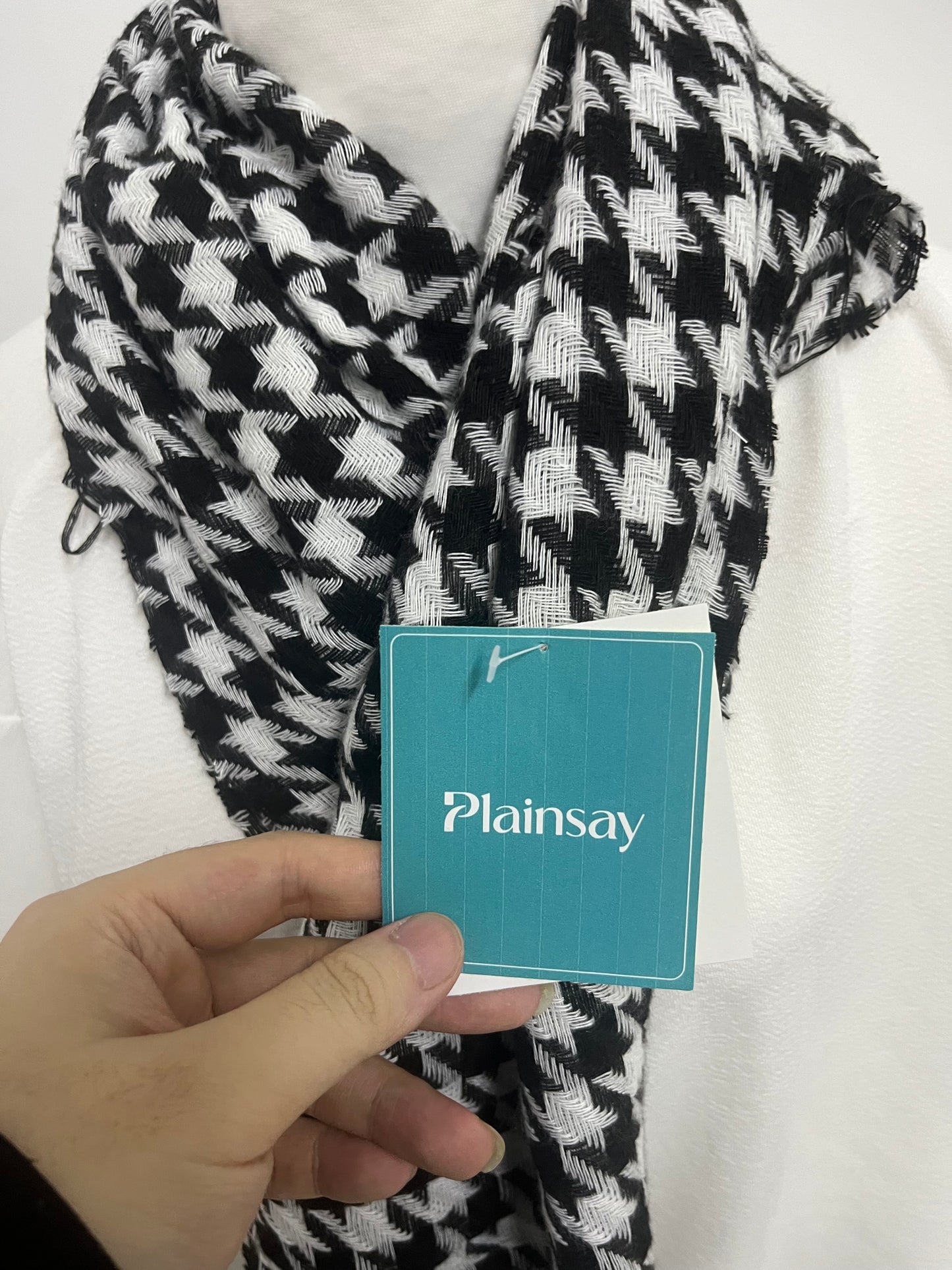 【Plainsay Scarfs】——Plainsay Classic Houndstooth Scarf - Timeless Black & White Statement Piece