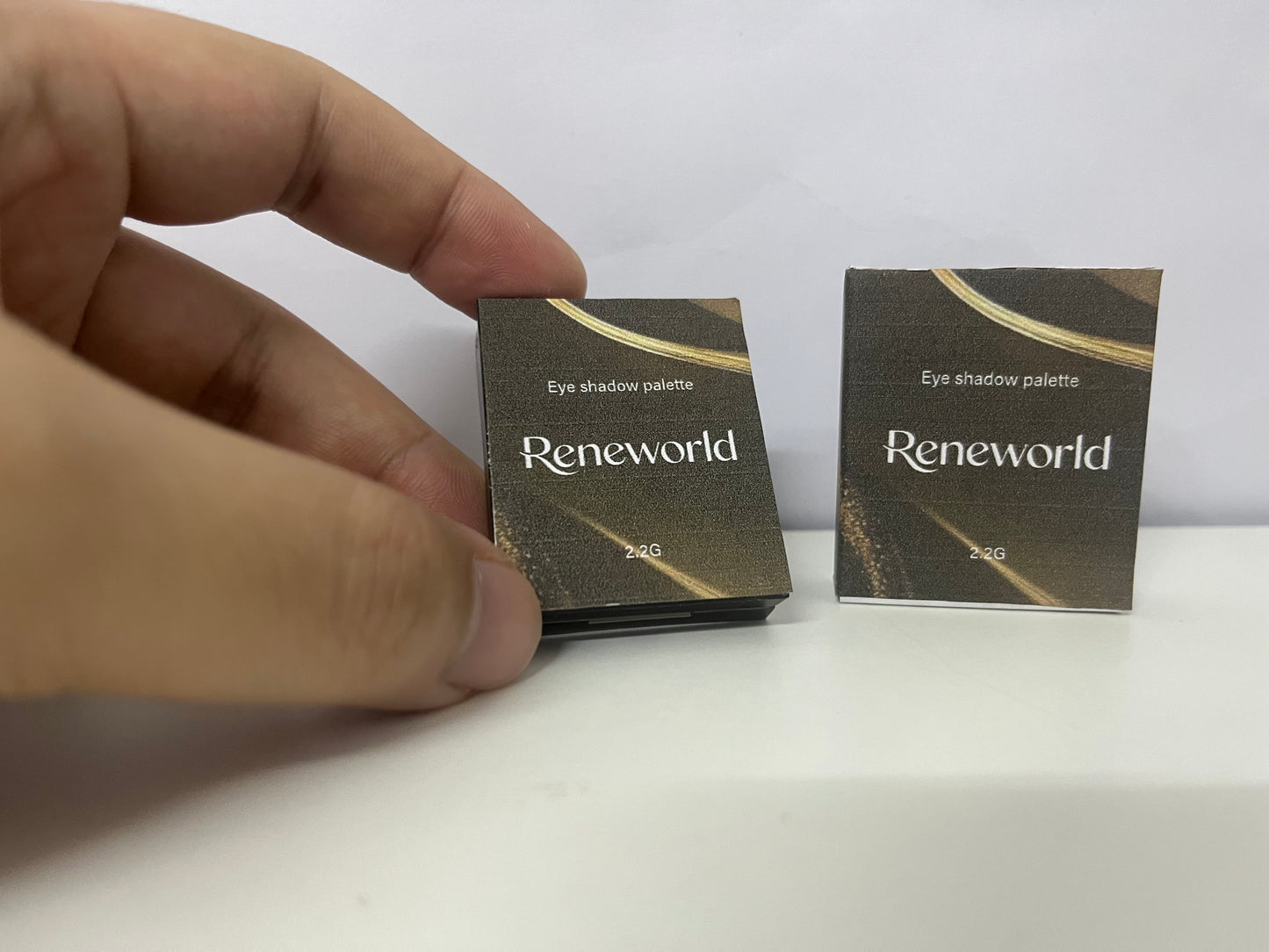 Reneworld Jet Black Gilded Single Eyeshadow Highlight Item for Cool & Elegant Atmosphere Eye Makeup
