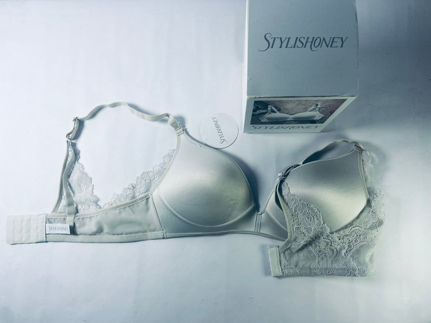STYLISHONEY Full Cup Bra - Cups with Front Flap Closure - Adjustable Non Slip Sholder Straps