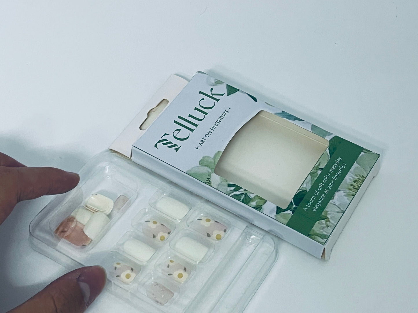 Telluck Gentle Floral Press - on Nails - Soft Color Everyday Elegance on Your Fingertips