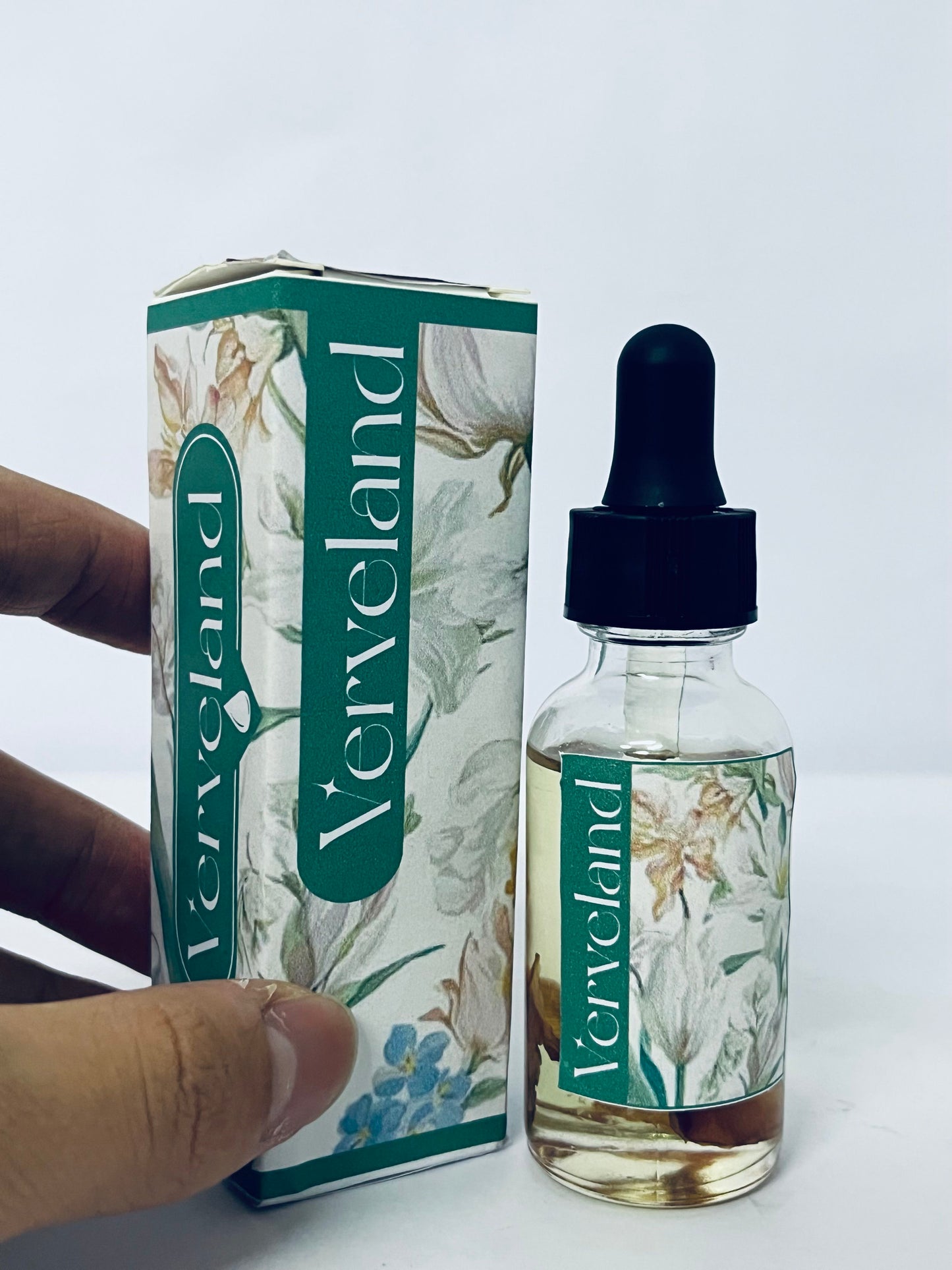 Verveland 100% Pure & Natural Refreshing floral fragrance Ideal for Aromatherapy, Diffuser & Topical Use