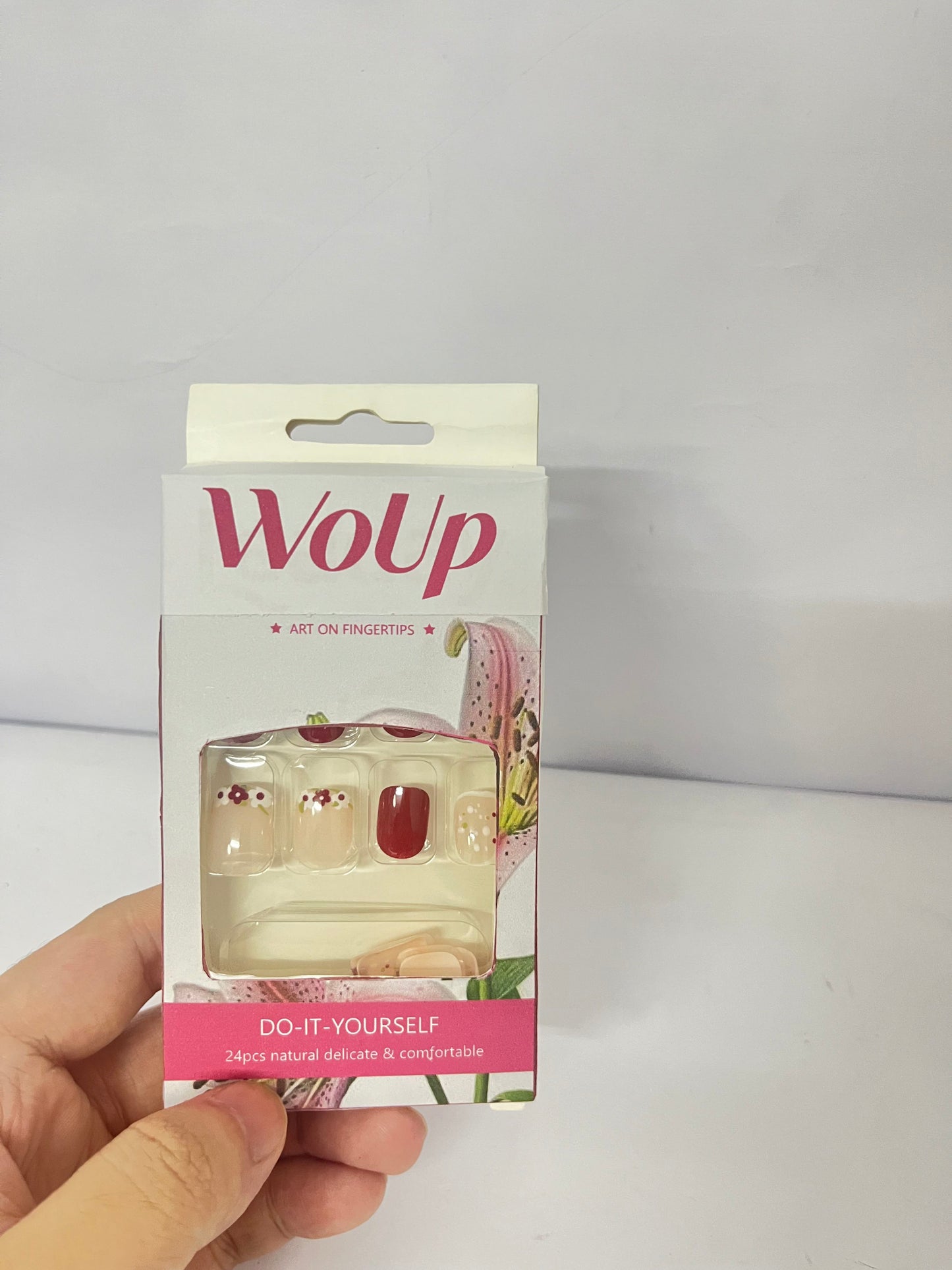 WoUp Press on Nails Short Square Fake Nails with Glitter Flower Designs Red Nails Press ons Glossy Glue on Nails Spring False Nails Nude Acrylic Nails Artificial Stick on Nails for Women 24Pcs