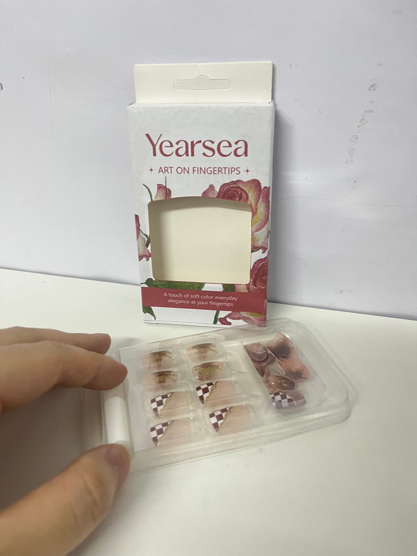 【Yearsea False Nails – Art on Fingertips】—— Effortless Elegance for Daily Style