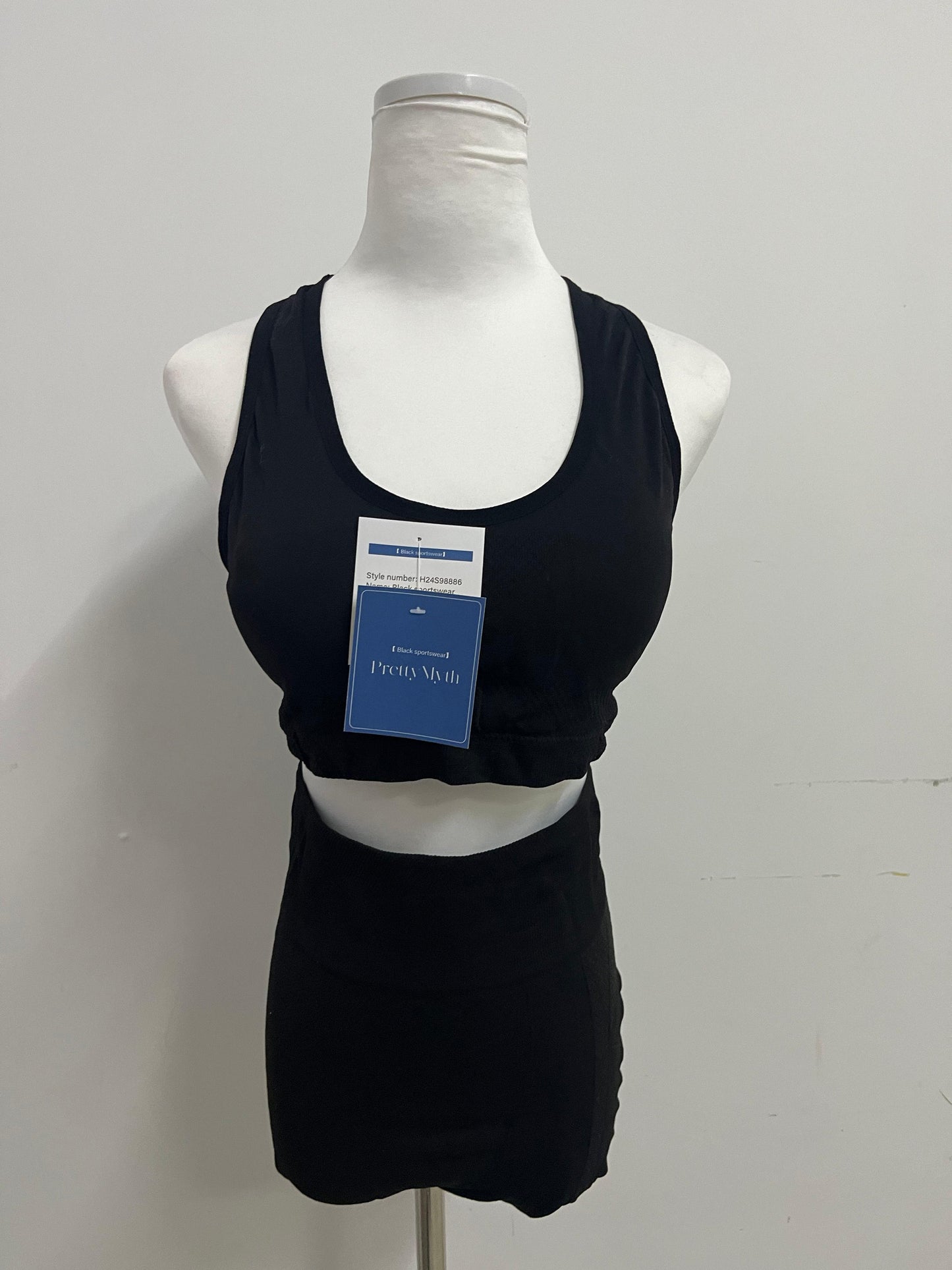 PrettyMyth Black Sportswear Set - An Excellent Combination of Fashion and Functionality