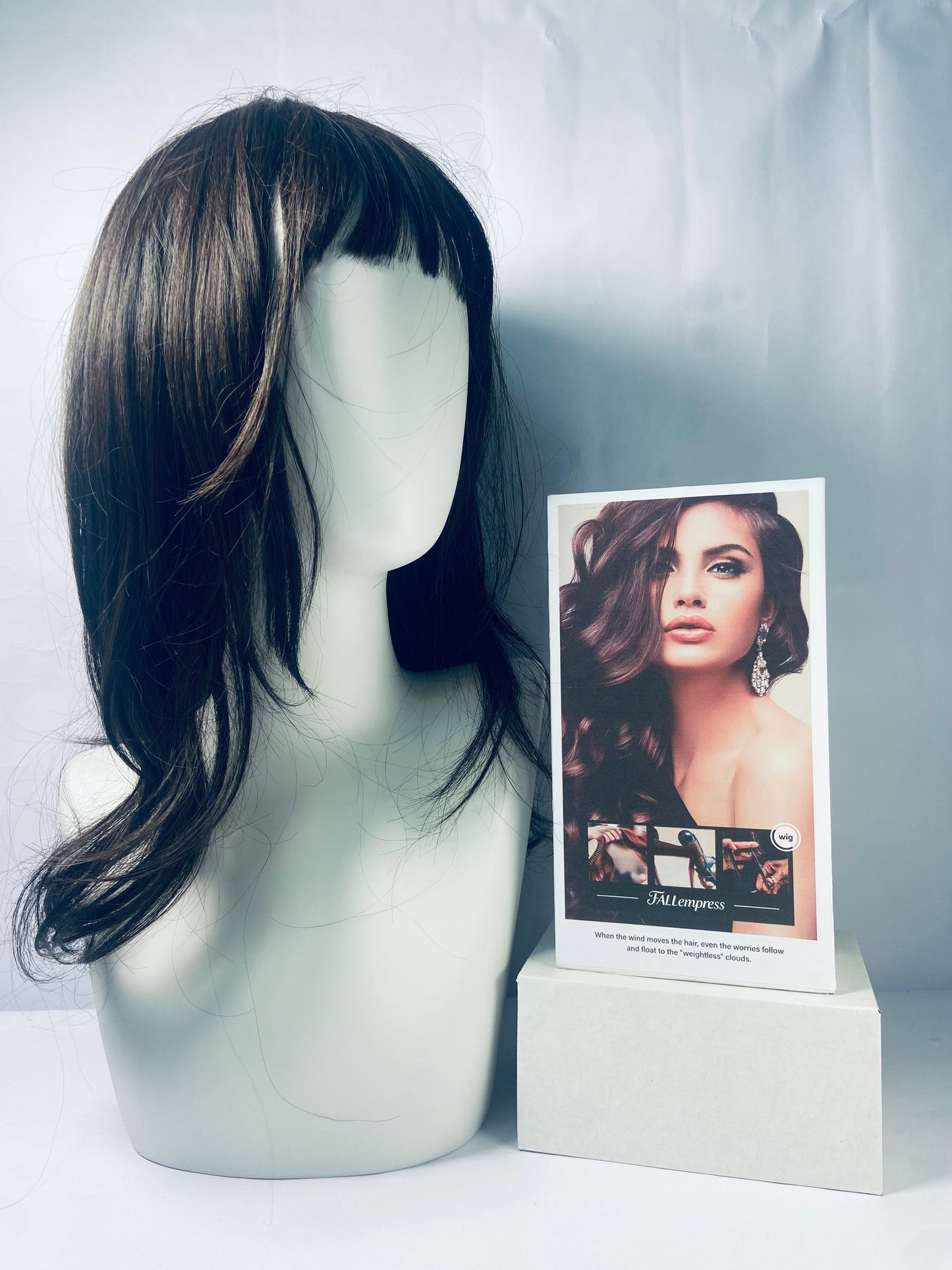 FALLempress Wigs Womens Long Black Wig Long Layered Natural Curly Wigs for White Women Shoulder Length Synthetic Heat Resistant Wig for Daily Party