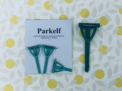 Parkelf Clips with holders for attaching corsages and boutonnieres to clothing 30 Pcs Plastic Boutonniere Safety Pins Wedding Brooch T-Shaped Corsage Pins Safety Clips for Wedding DIY Flower Brooch Boutonniere Supplies, Green (Triangle)