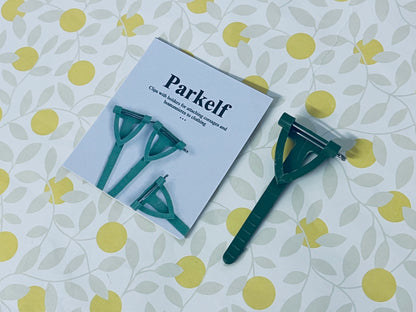 Parkelf Clips with holders for attaching corsages and boutonnieres to clothing 30 Pcs Plastic Boutonniere Safety Pins Wedding Brooch T-Shaped Corsage Pins Safety Clips for Wedding DIY Flower Brooch Boutonniere Supplies, Green (Triangle)