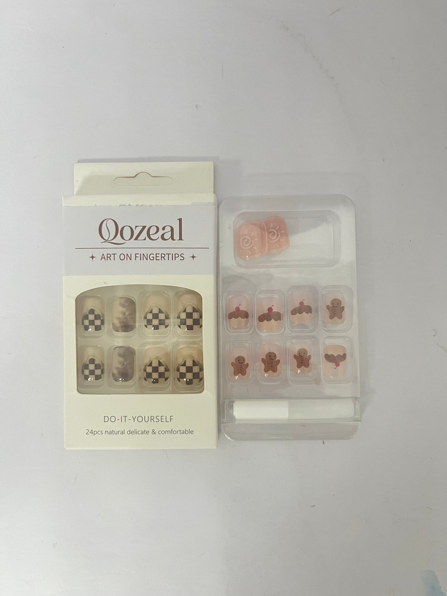 Oozeal False Nails Short - Classic Black Matte Grid Pattern, Press on Nails Reusable, Square Fake Nails Kit for Women 24PCS