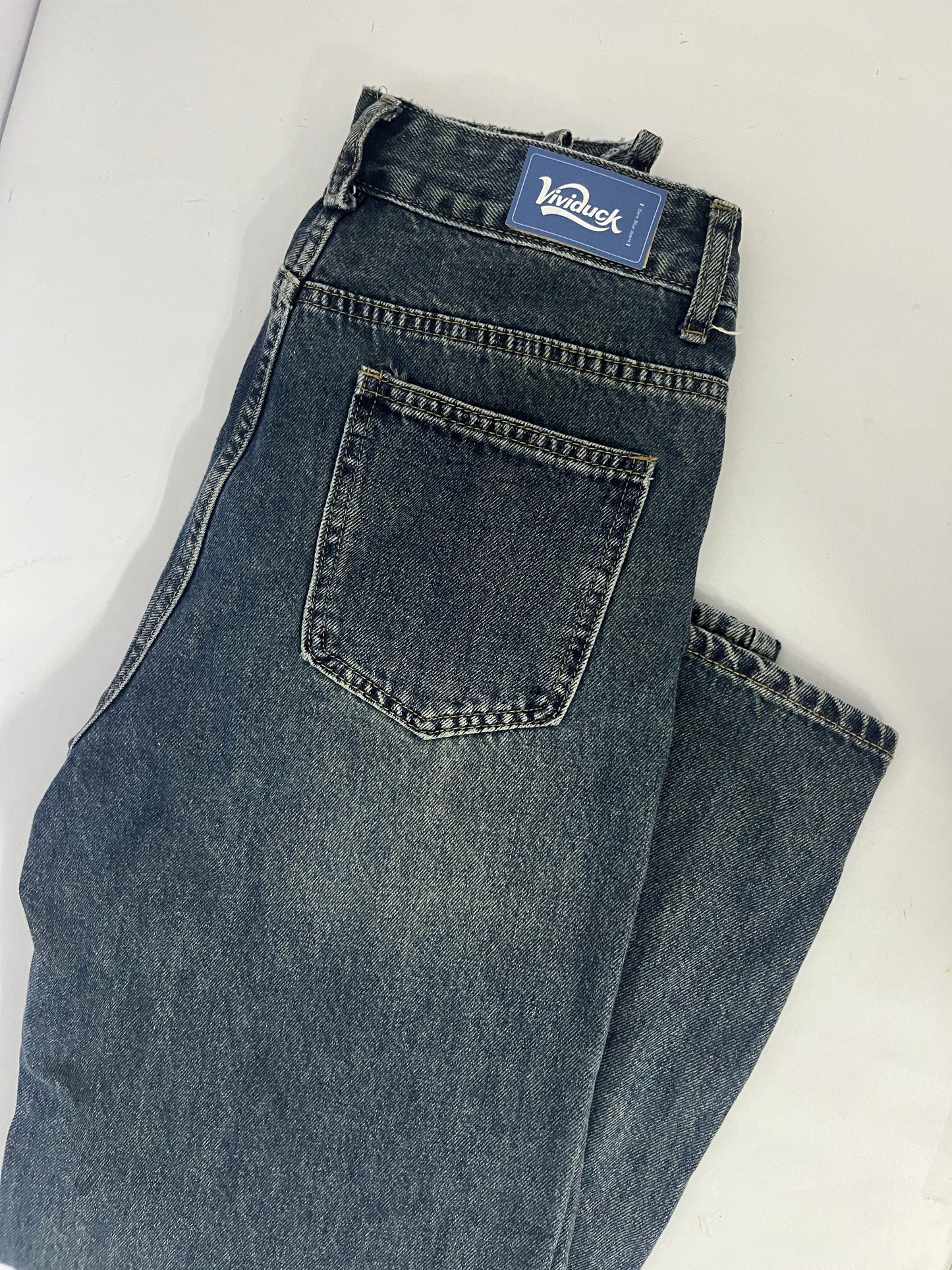 Vividuck  Non-Stretch Regular Fit Straight-Leg Denim Pants Jeans