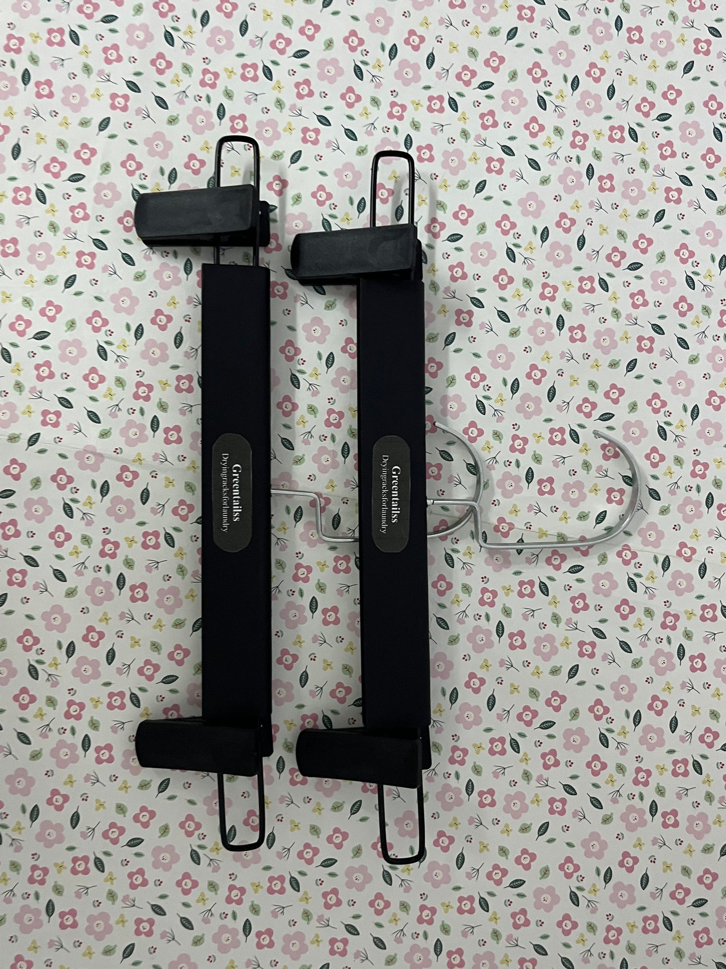 Greentailss Drying racks for laundry Space-Saving Skirt Holders with 360 ° Swivel Hooks, Adjustable Clips, Trouser Coat Garment Jeans Black