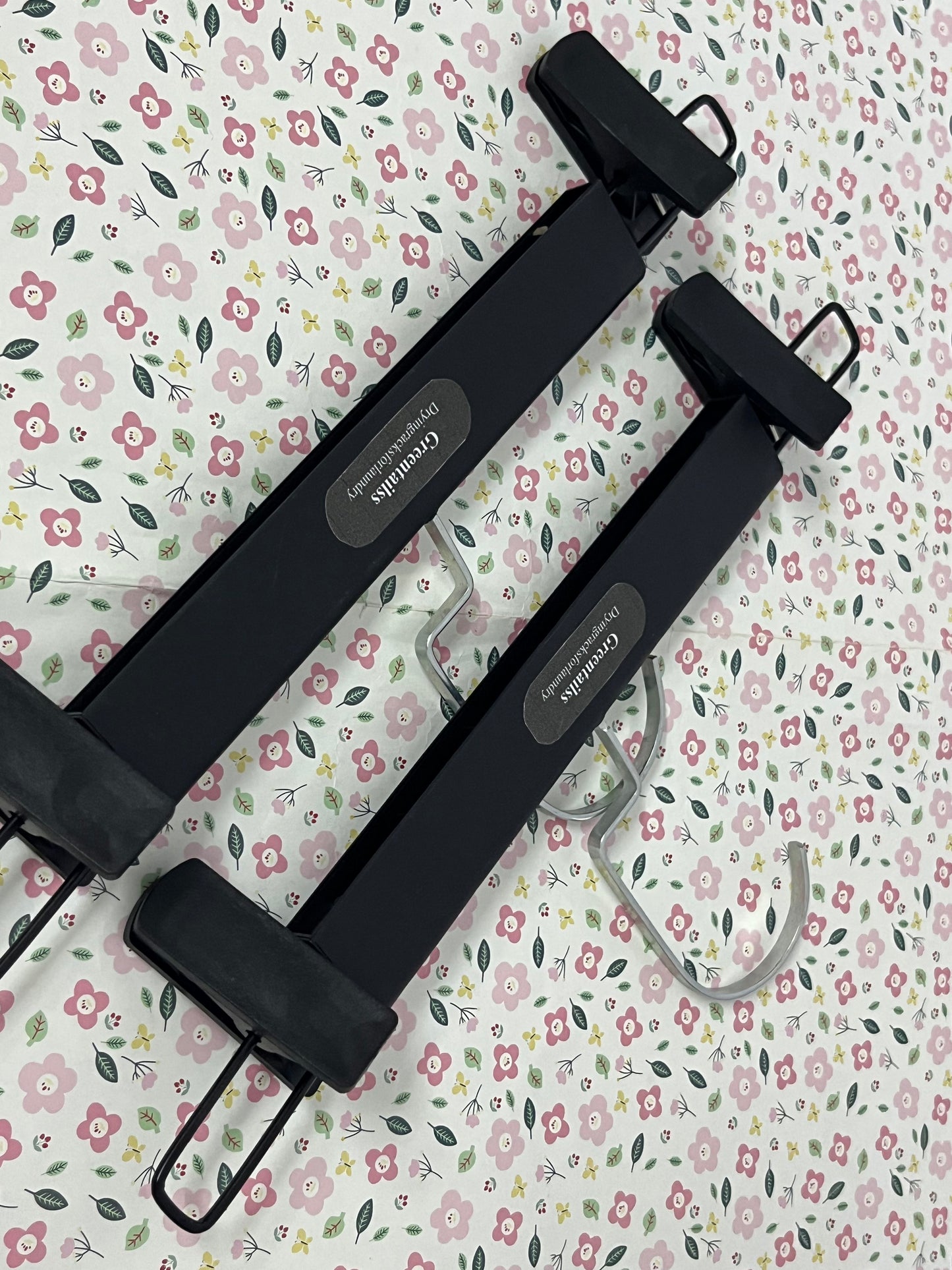 Greentailss Drying racks for laundry Space-Saving Skirt Holders with 360 ° Swivel Hooks, Adjustable Clips, Trouser Coat Garment Jeans Black