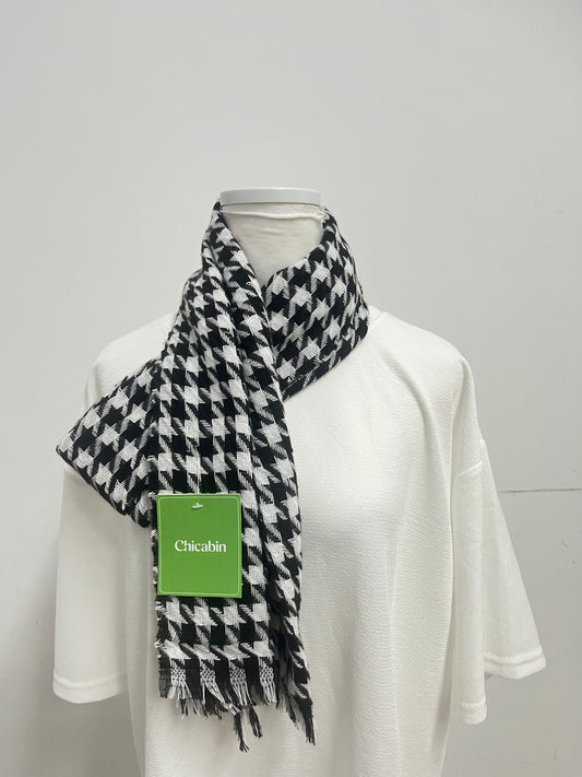 【Chicabin Black & White Houndstooth Scarf】—— Timeless & Stylish Accessory