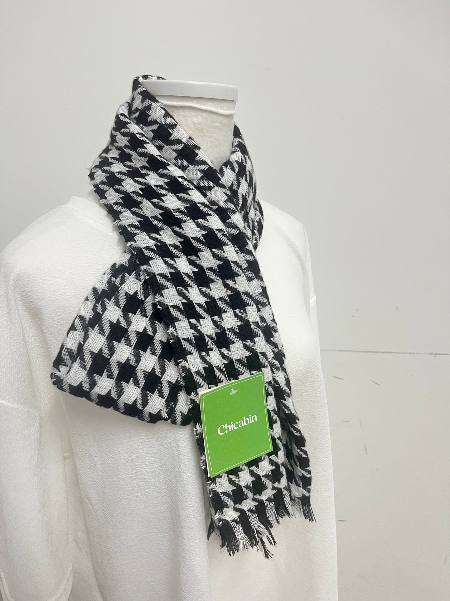 【Chicabin Black & White Houndstooth Scarf】—— Timeless & Stylish Accessory