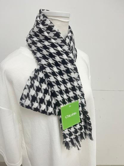 【Chicabin Black & White Houndstooth Scarf】—— Timeless & Stylish Accessory