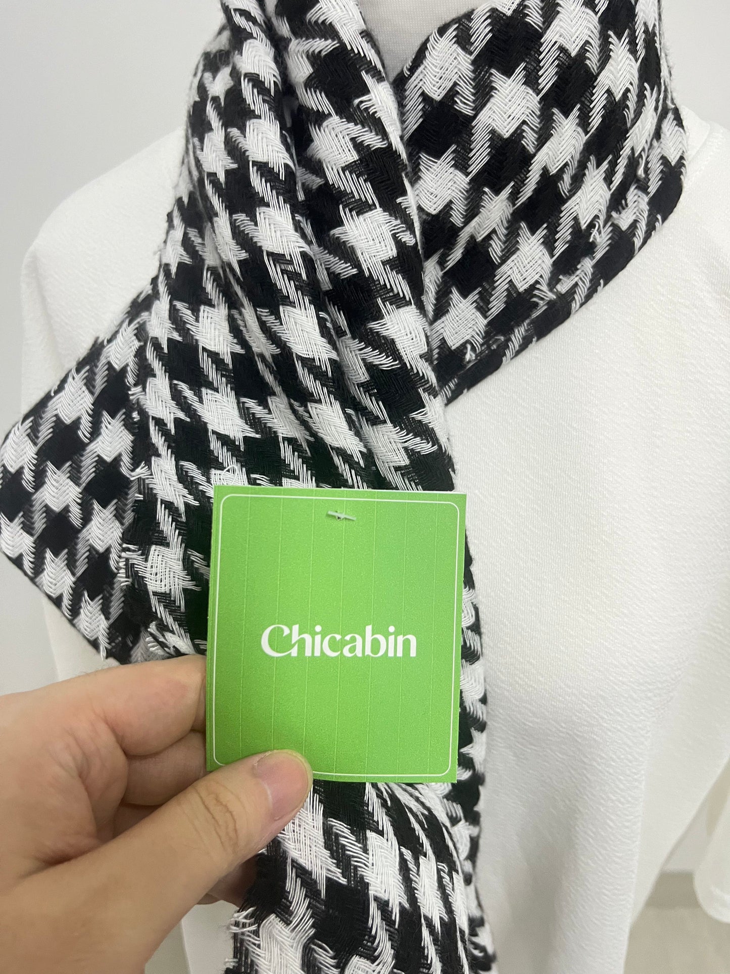【Chicabin Black & White Houndstooth Scarf】—— Timeless & Stylish Accessory