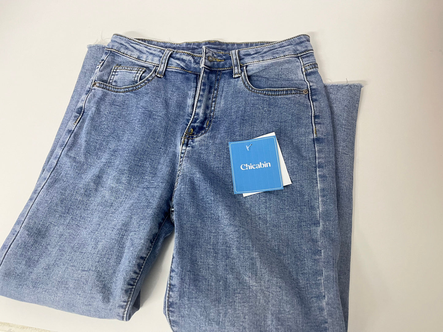 【Chicabin Light Blue Elastic Jeans】—— Stylish & Comfortable Daily Bottoms