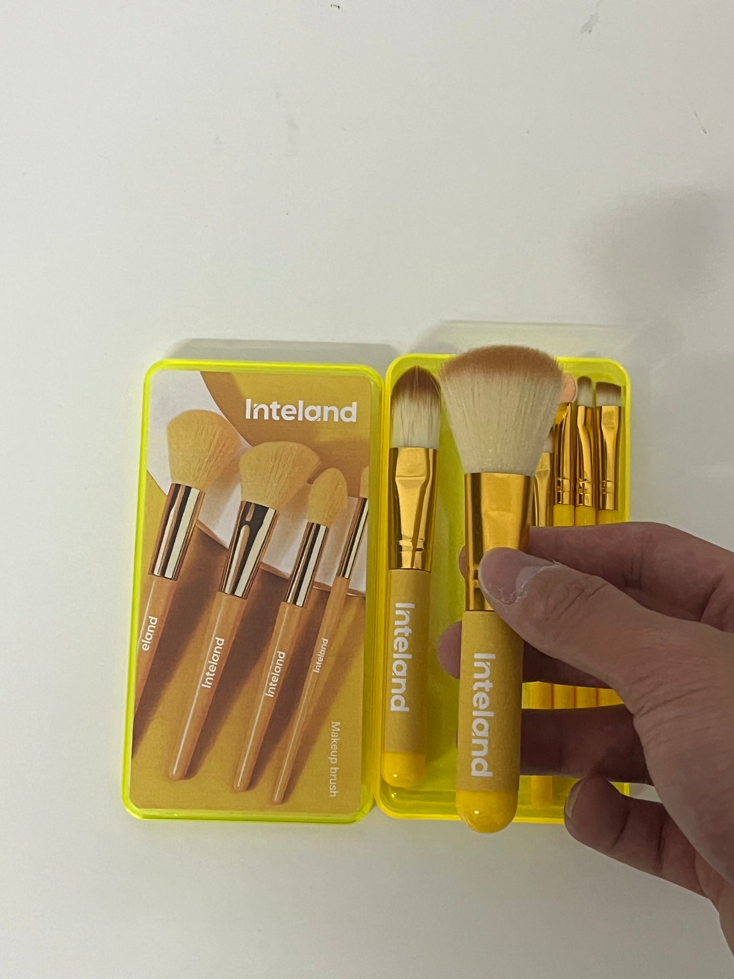 【Inteland 6-Piece Yellow Makeup Brush Set】—— Stylish & Functional Tools for Daily Makeup