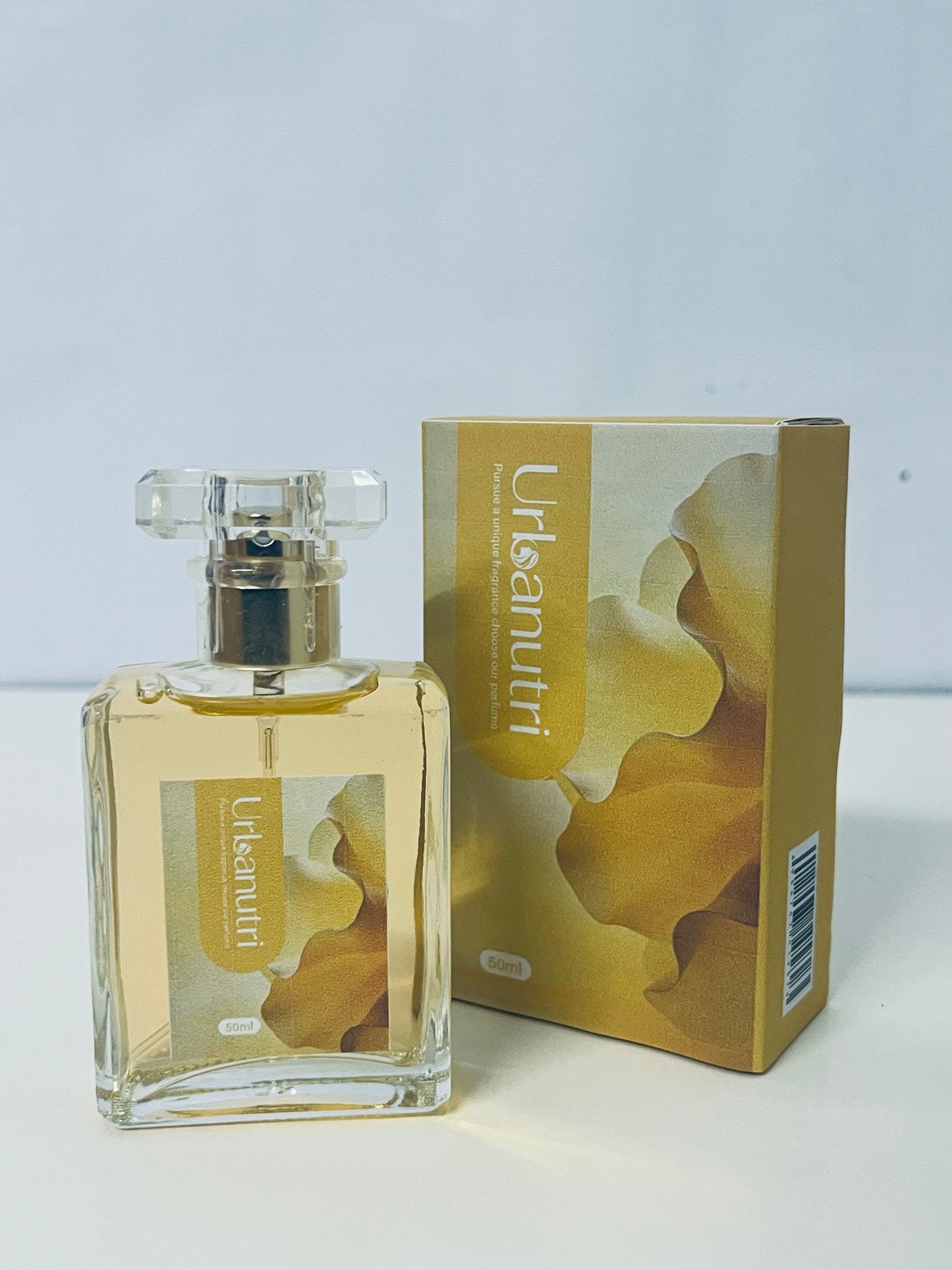 Urbanutri Warm Gold Amber Perfume: A Gentle Woody Scent with High-End Atmosphere