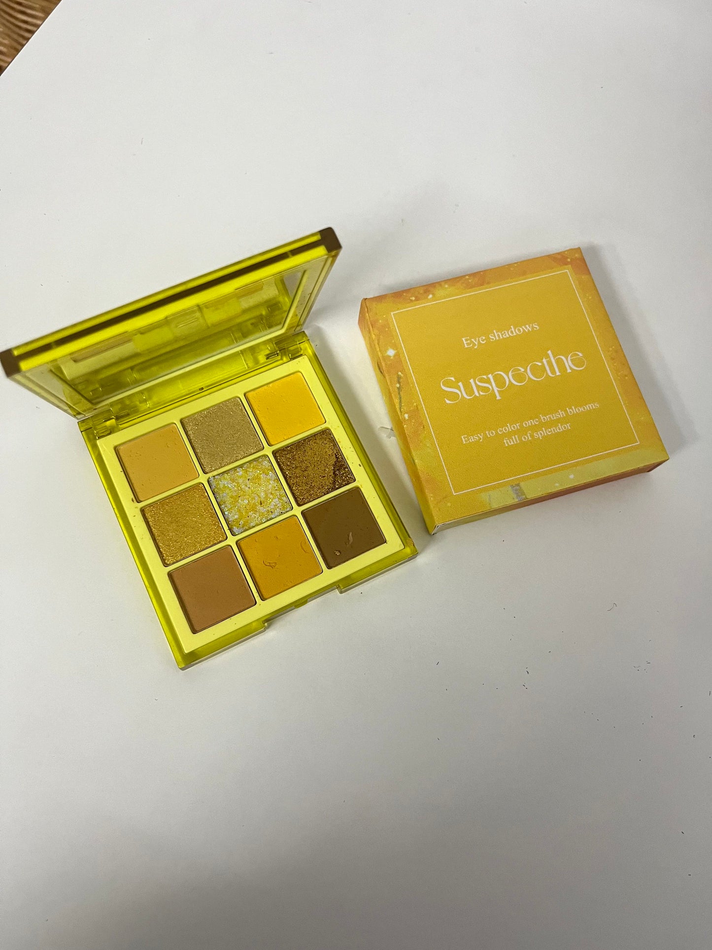 【Suspecthe Warm Yellow Eyeshadow Palette】—— Vibrant Eye Looks with Effortless Color Payoff