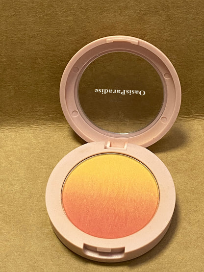 OasisParadise The Neo-Blush, Blush makeup compact: A trio palette of gradient colors. Blends pearl, satin & matte finishes for highlighting cheeks. Personalized looks - natural to pop of color
