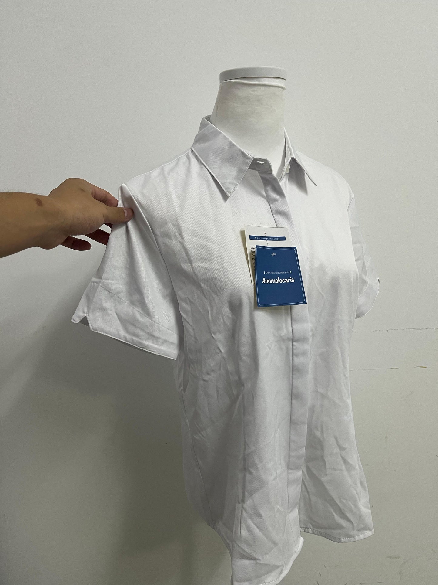 Anomalocaris-Inspired White Short-Sleeve Shirt: 70% Combed Cotton, Wrinkle-Resistant, Breathable for Commute/Casual/Business