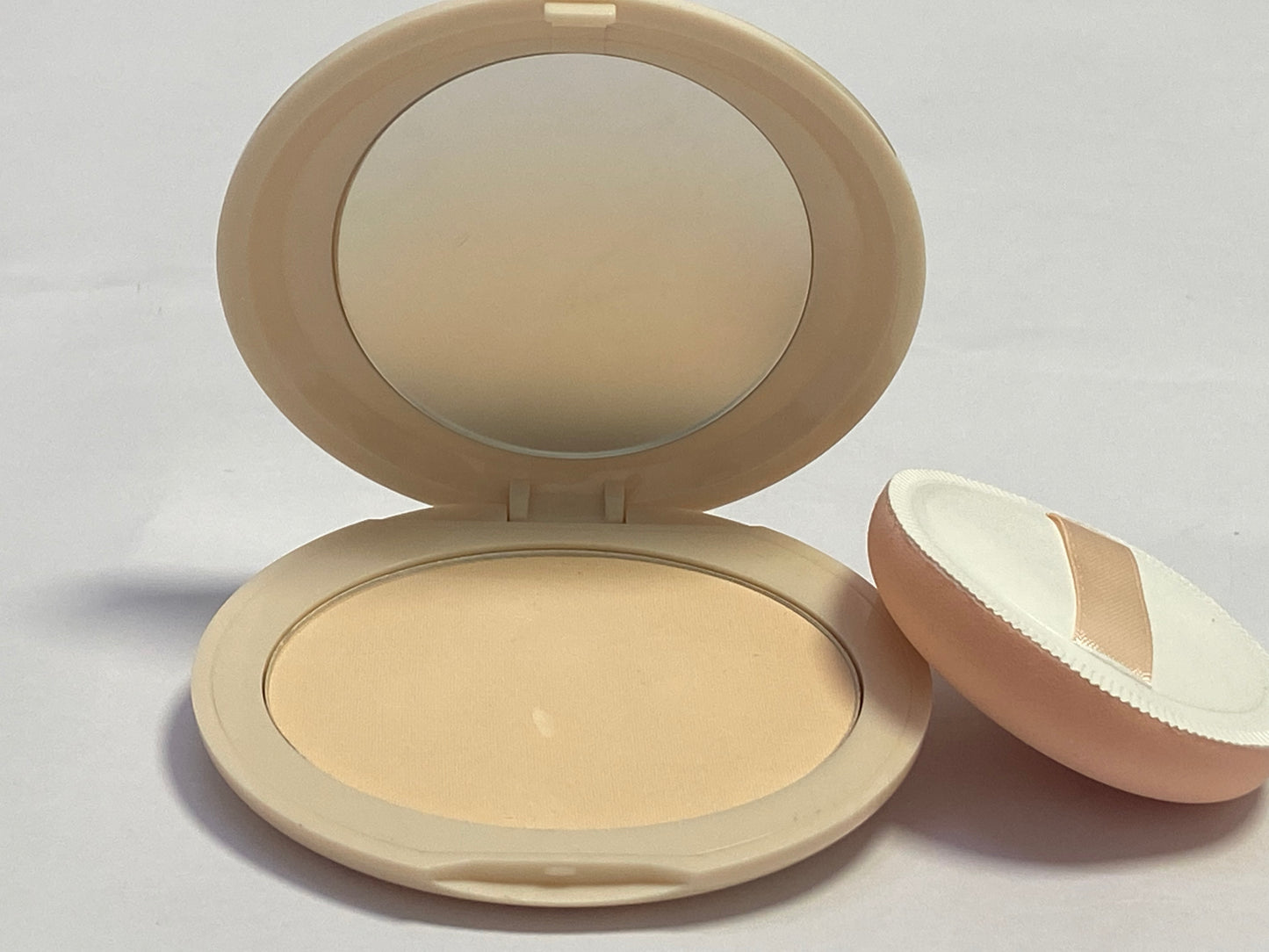 Prime & Stay Finishing Powder, Sets Makeup, Controls Shine & Smooths Complexion, Delivers A Matte Finish, Vegan & Cruelty-Free, Fair/Light