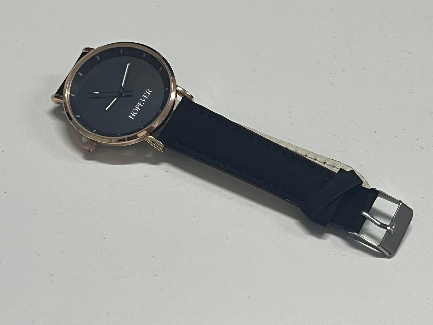 HOPEVER Minimalist Ultra-Thin Watch, Black Dial with Rose Gold Bezel, Comfortable Leather Strap, Unisex Quartz Wristwatch