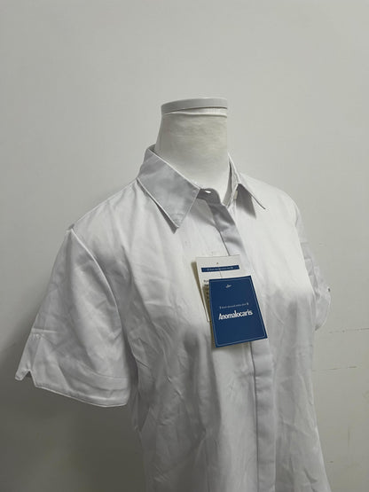 Anomalocaris-Inspired White Short-Sleeve Shirt: 70% Combed Cotton, Wrinkle-Resistant, Breathable for Commute/Casual/Business