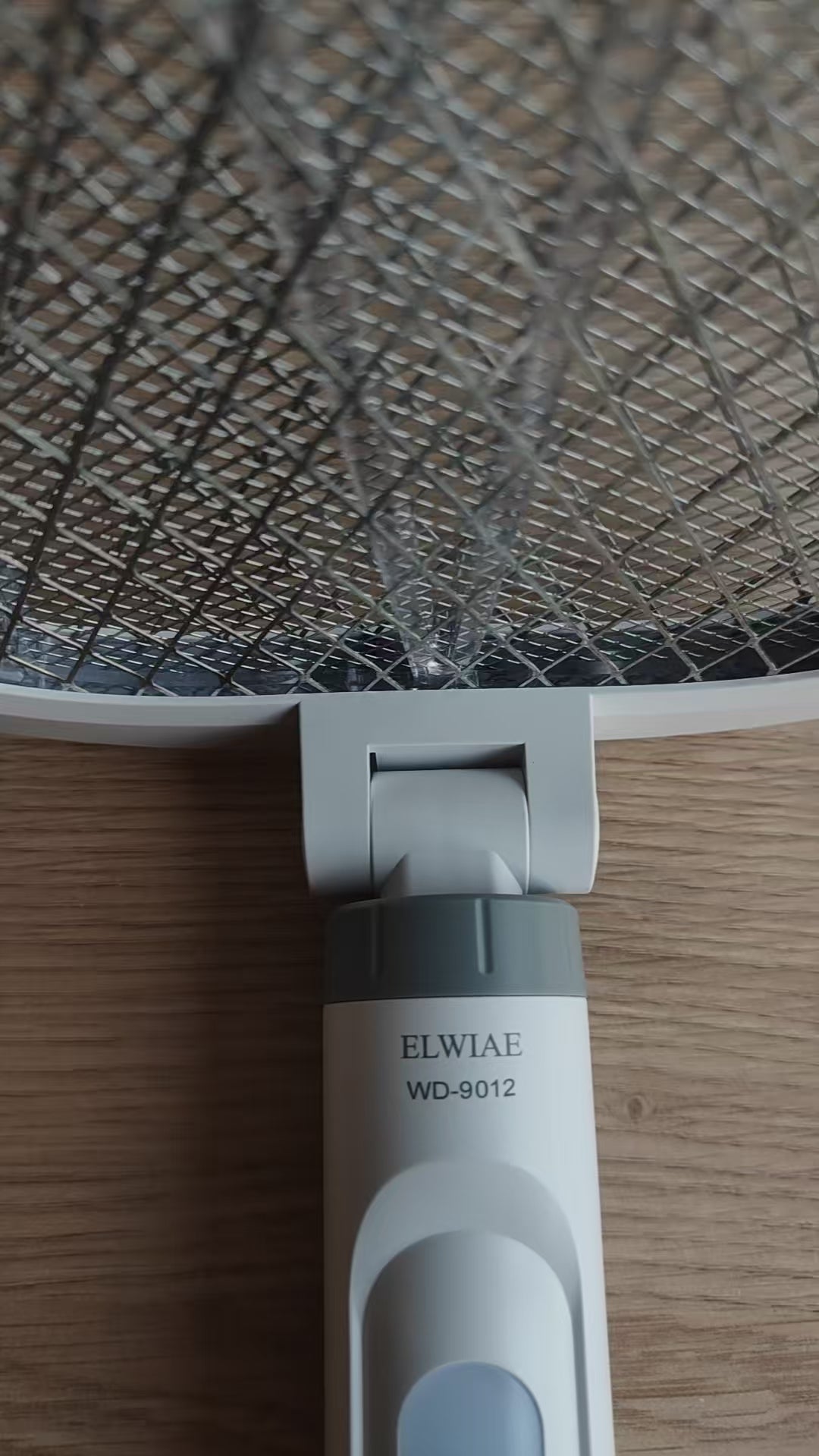 ELWIAE Foldable & Telescopic Electric Mosquito Swatter, 2-in-1 UV Mosquito Killer Lamp, Rechargeable Fly Zapper with 3-Layer Safety Mesh, Long-Lasting Lithium Battery, Base & LED Light, Physical Pest Control for Home Use