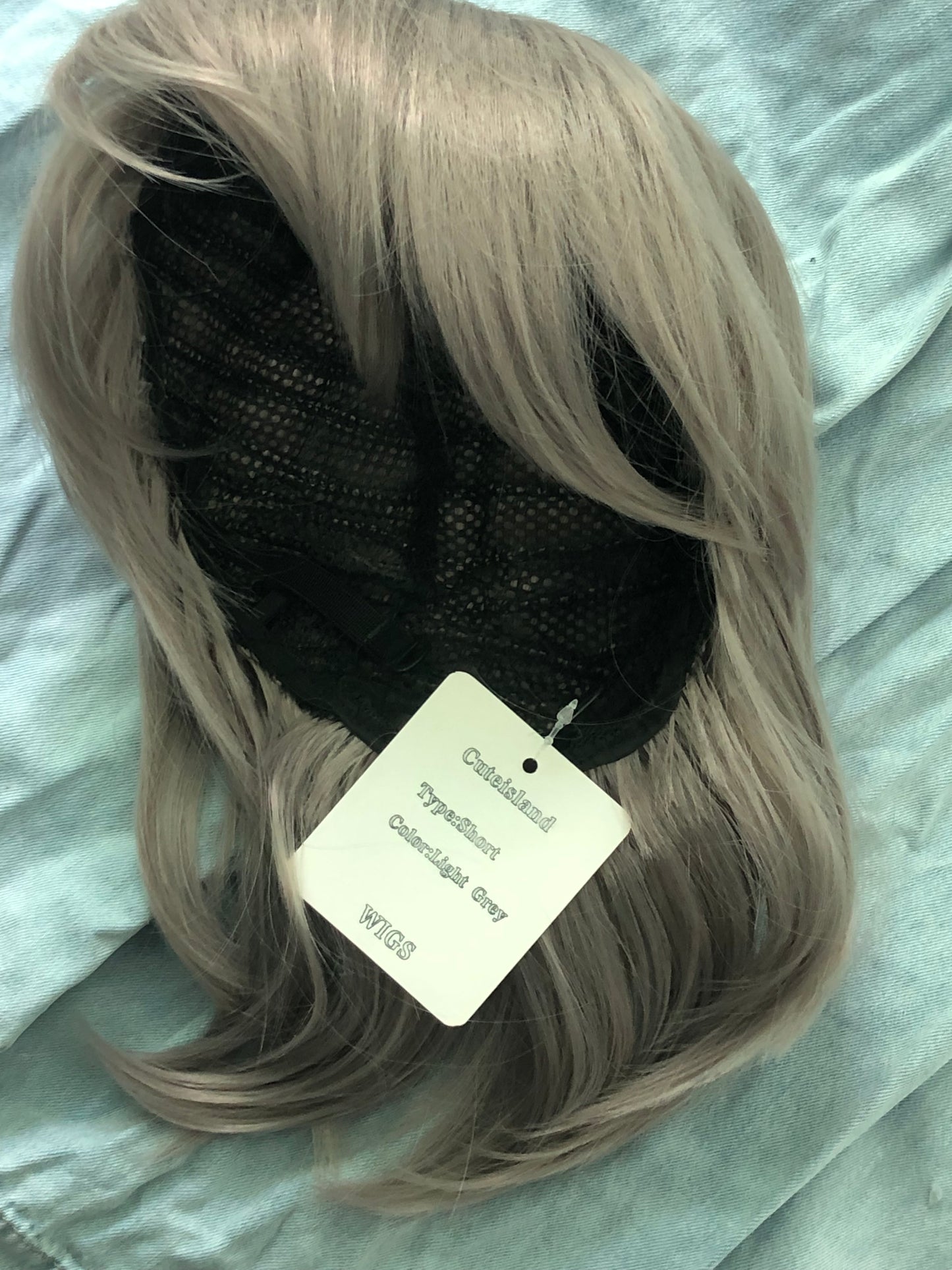 Cuteisland londe Bob Wigs for White Women Short Ombre Blonde Highlight Pixie Bob Wig with Bangs Chin Length Synthetic Natural Daily Party Wig