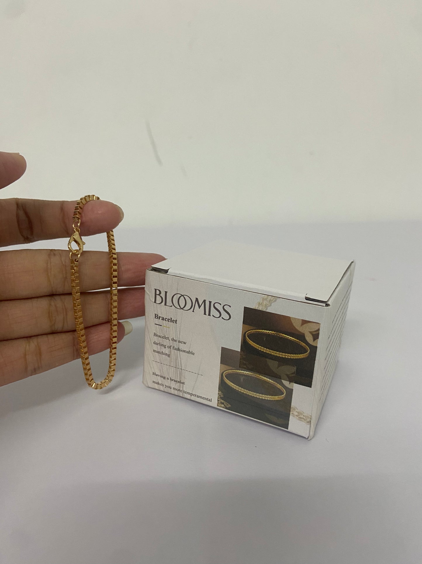 BLOOMISS Gold Bracelets for Women, Dainty Gold Jewelry Gifts for Women, 14k Gold Bracelets for Women Non Tarnish, Trendy Gold Bracelet Waterproof, Gold Accessories for women