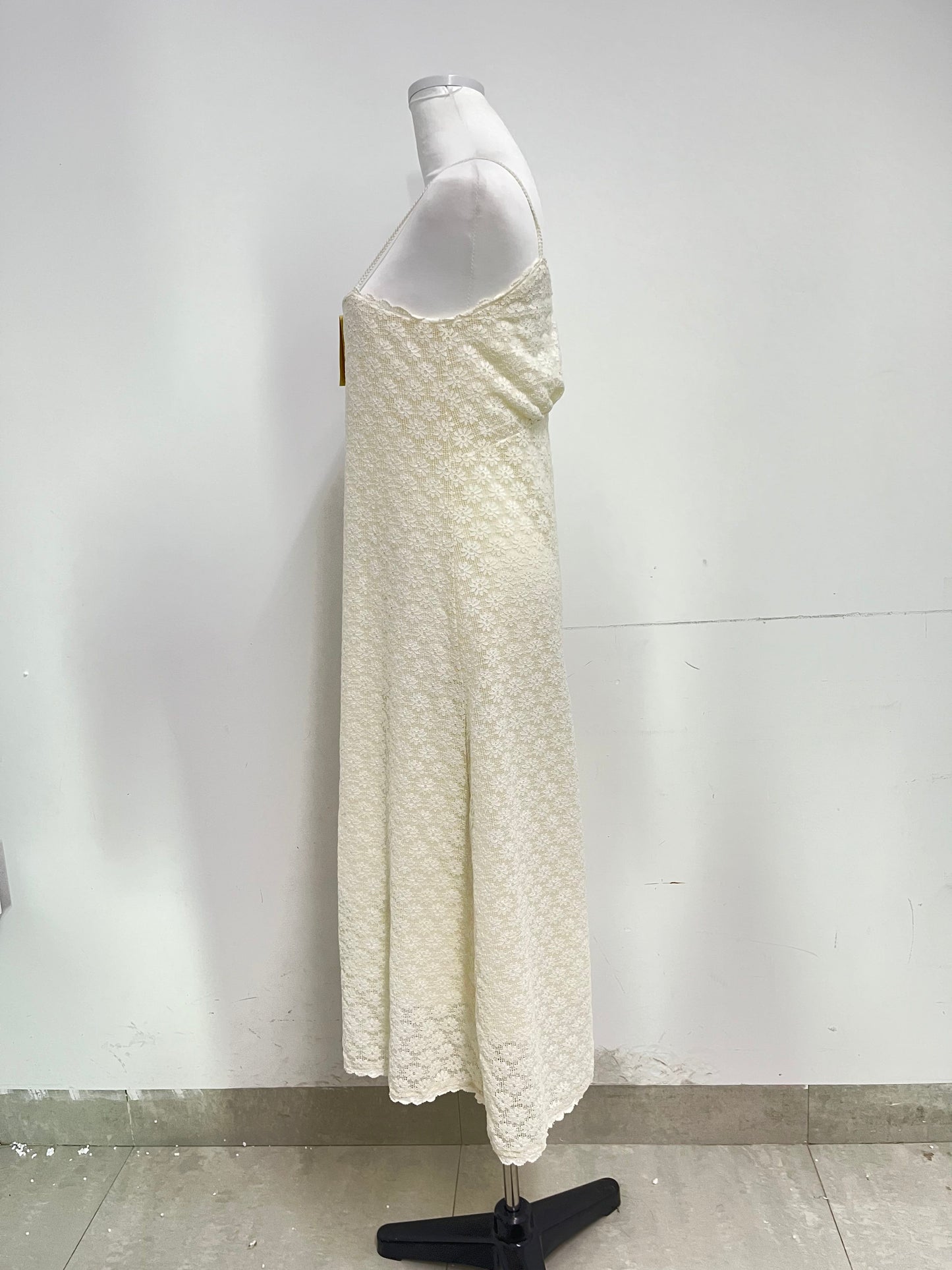 Askbeau Dresses Off - White Lace Suspender Dress - The Epitome of Elegance and Romance