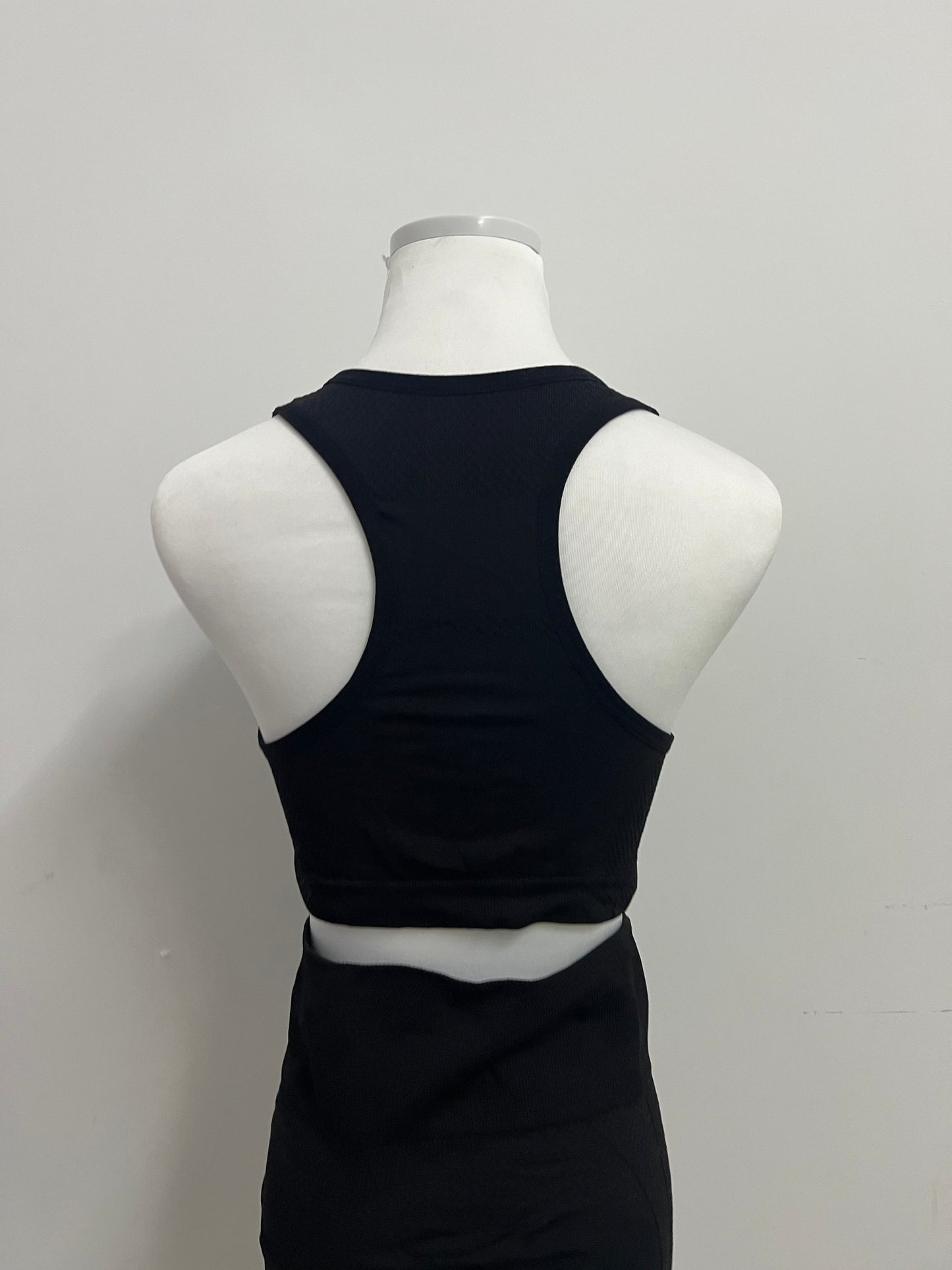 PrettyMyth Black Sportswear Set - An Excellent Combination of Fashion and Functionality