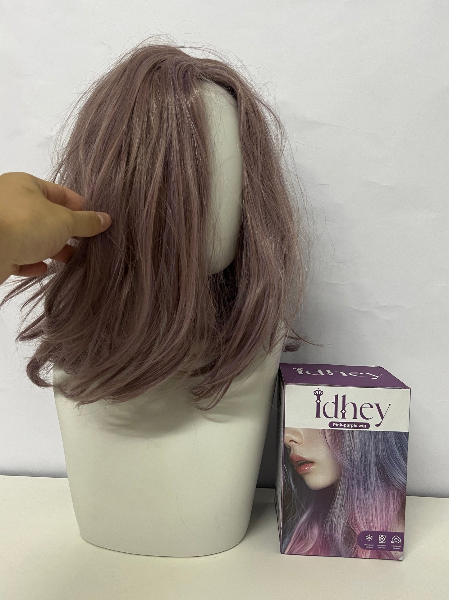 Idhey Medium-Length Slightly Curled Wig, Natural Simulated Scalp, Fashion Styling Wig