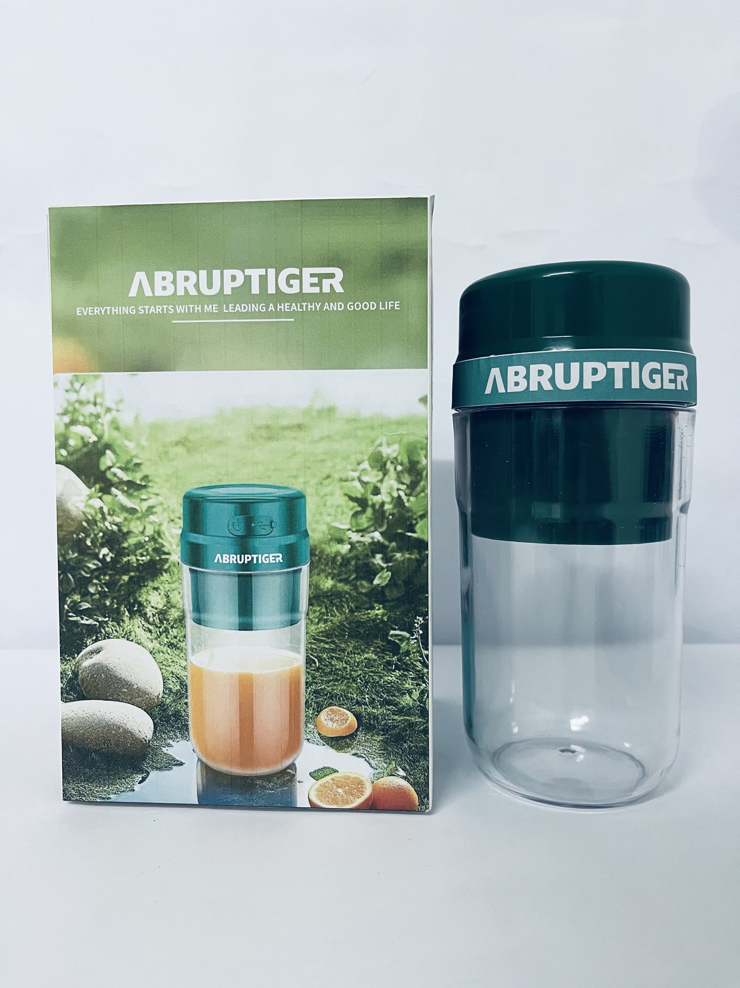 ABRUPTIGER Electric juicers Electric Stirring Cup USB Rechargeable Models Green with a Carry Handle Convenient to Carry 550ml Large Capacity Sharp Stainless Steel Blade Squeeze Fruit Vegetables Shake