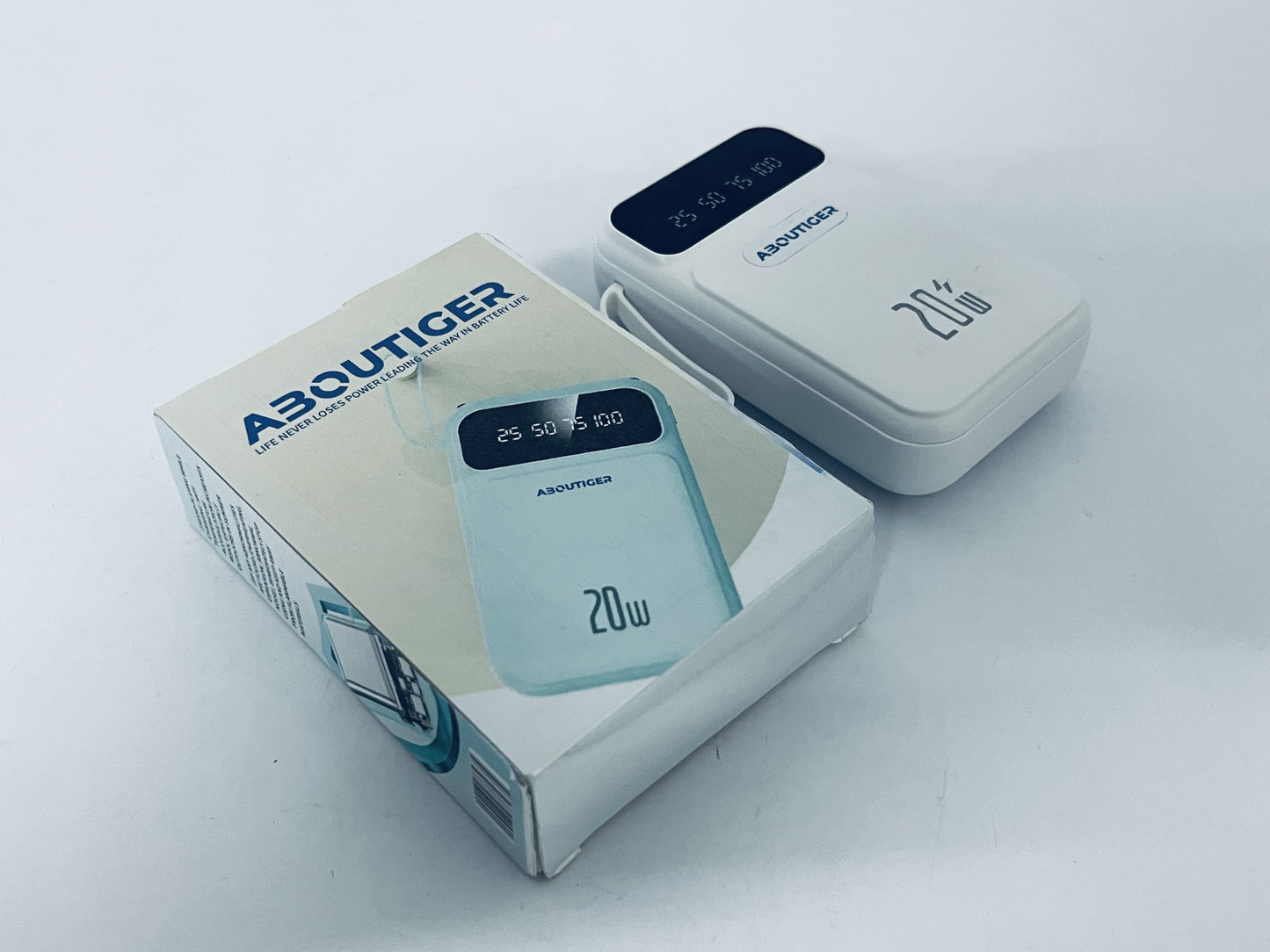 ABOUTIGER Portable Charger led lights show the current remaining power