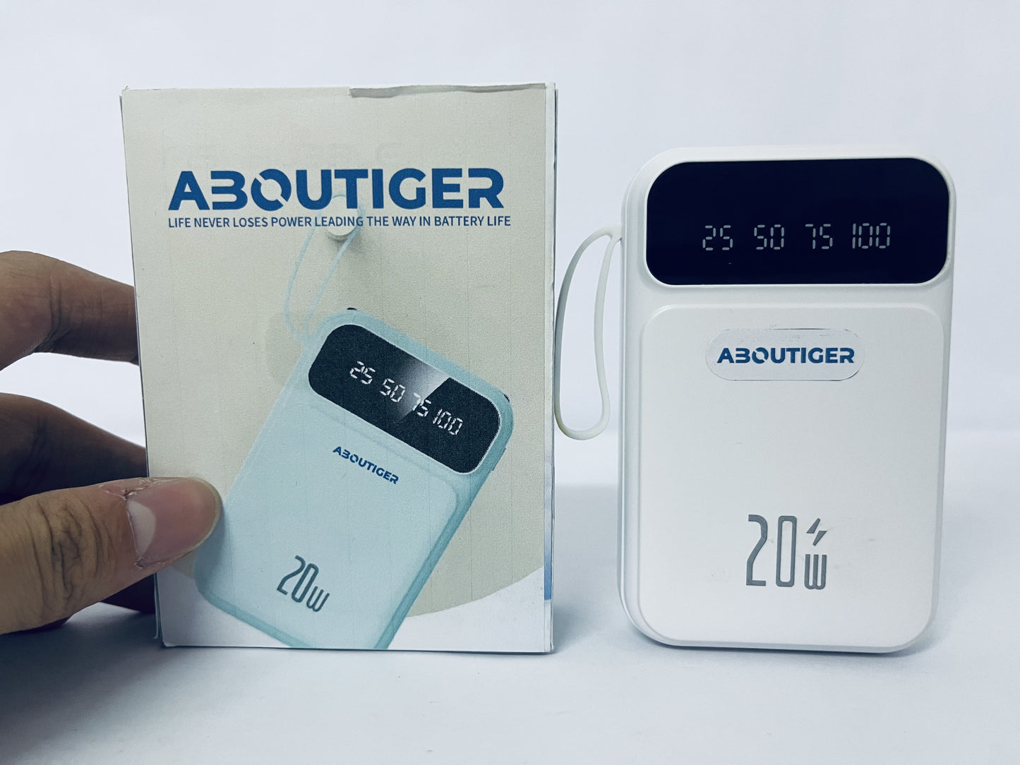 ABOUTIGER Portable Charger led lights show the current remaining power
