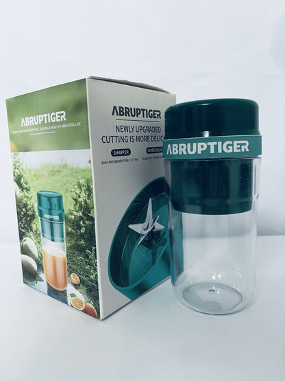 ABRUPTIGER Electric juicers Electric Stirring Cup USB Rechargeable Models Green with a Carry Handle Convenient to Carry 550ml Large Capacity Sharp Stainless Steel Blade Squeeze Fruit Vegetables Shake