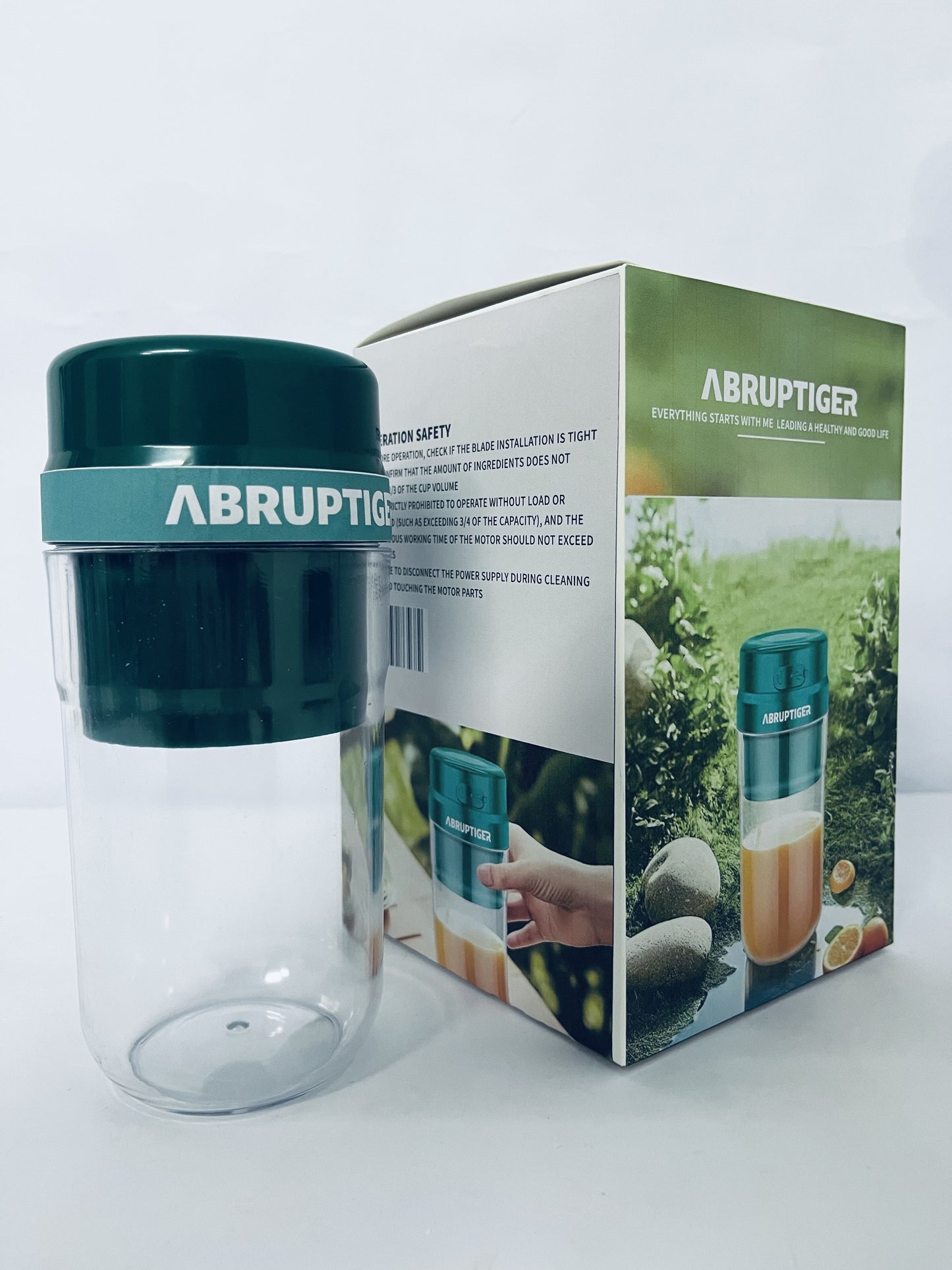 ABRUPTIGER Electric juicers Electric Stirring Cup USB Rechargeable Models Green with a Carry Handle Convenient to Carry 550ml Large Capacity Sharp Stainless Steel Blade Squeeze Fruit Vegetables Shake